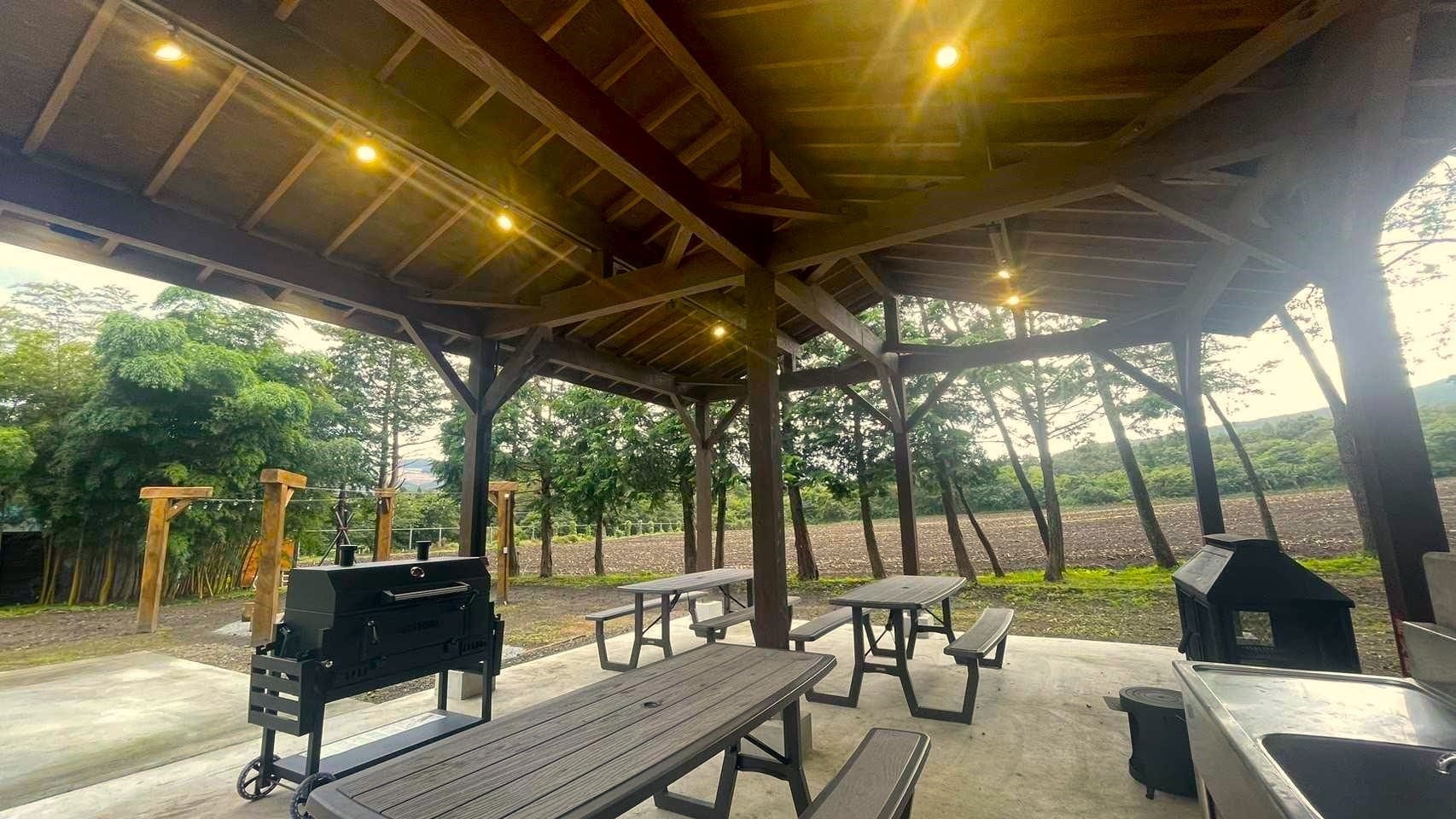 Realiser 1 BBQ space (optional)