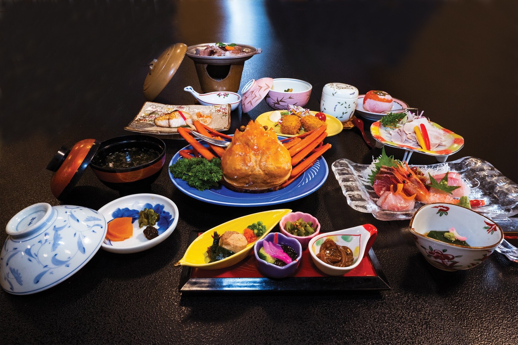 Meals are Japanese kaiseki meals centered on fresh seafood