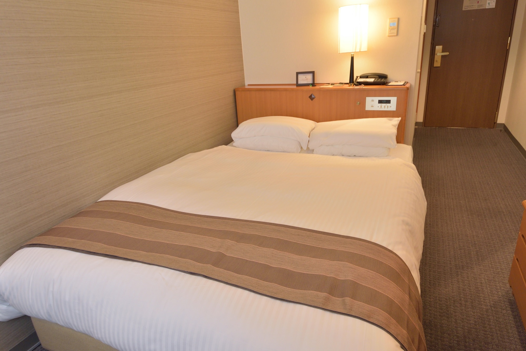 Compact double (double bed)