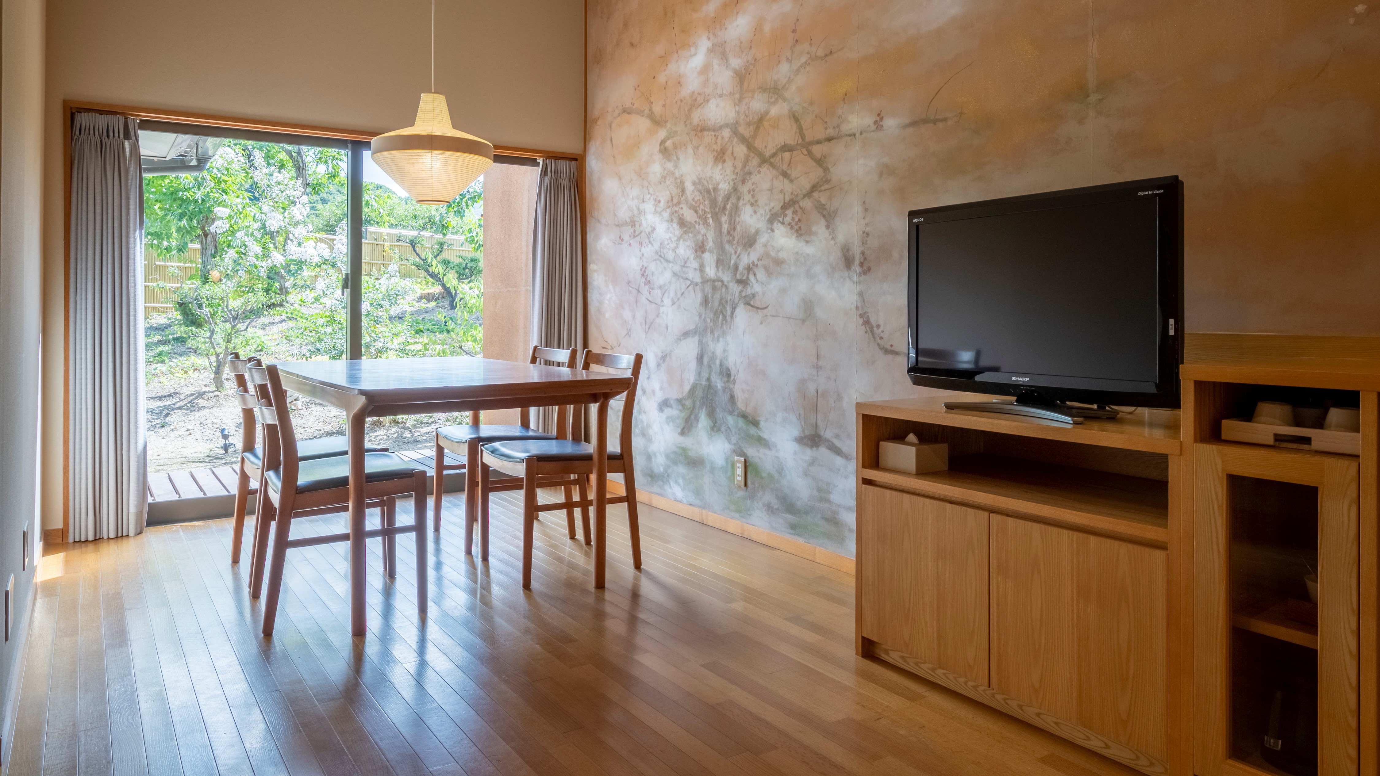 Garyubai living room image