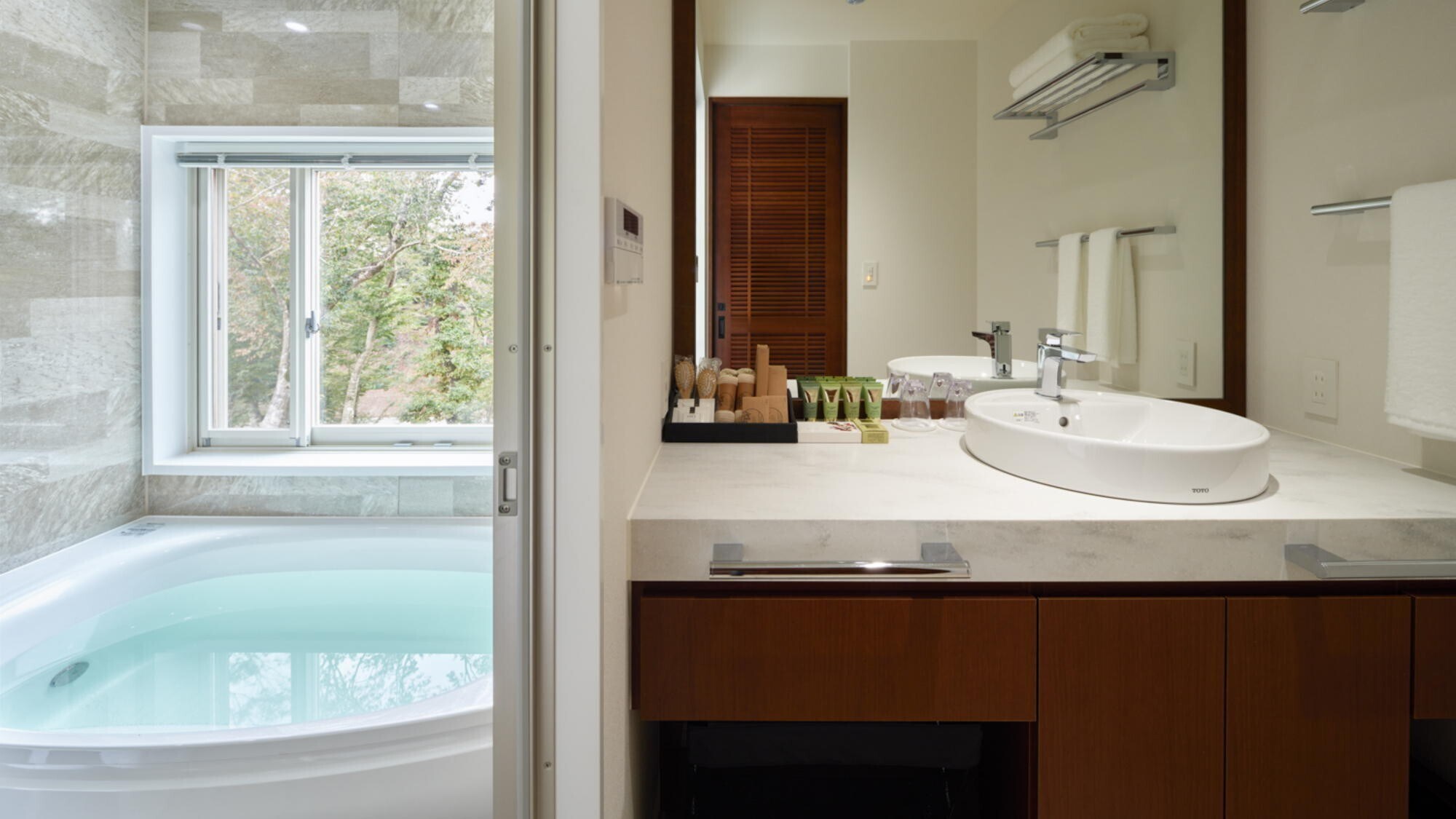 [Luxury Suite 128 square meters] Bathroom