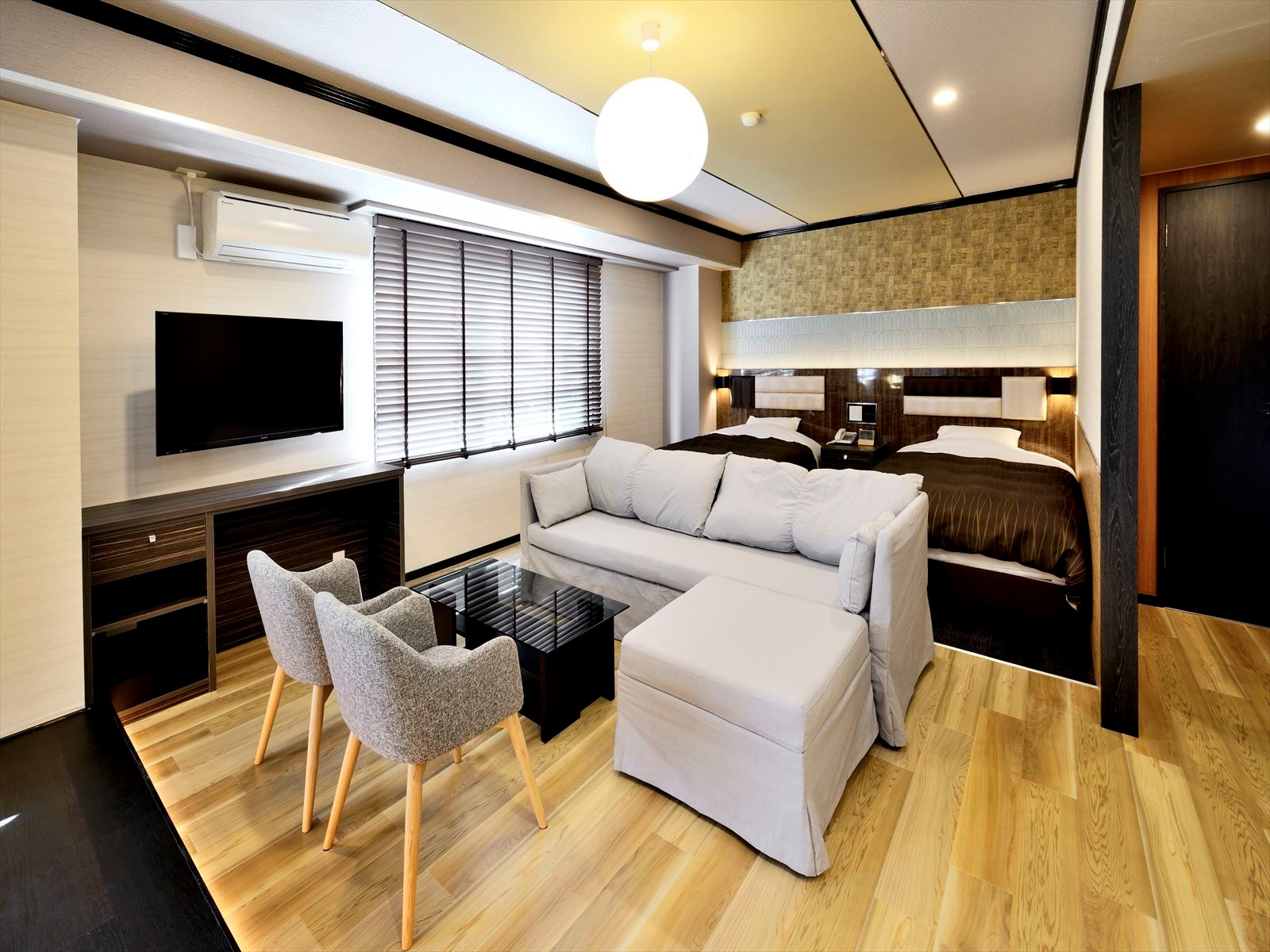 Japanese-Western style room