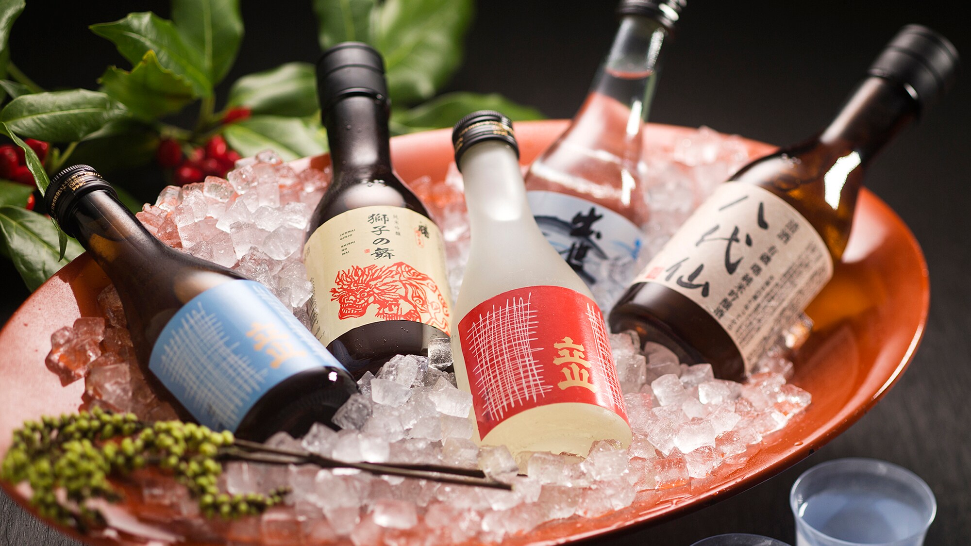 富山，素有“水城”之称，是日本著名的清酒产地之一。我们有各种美味的地方酒供您选择！