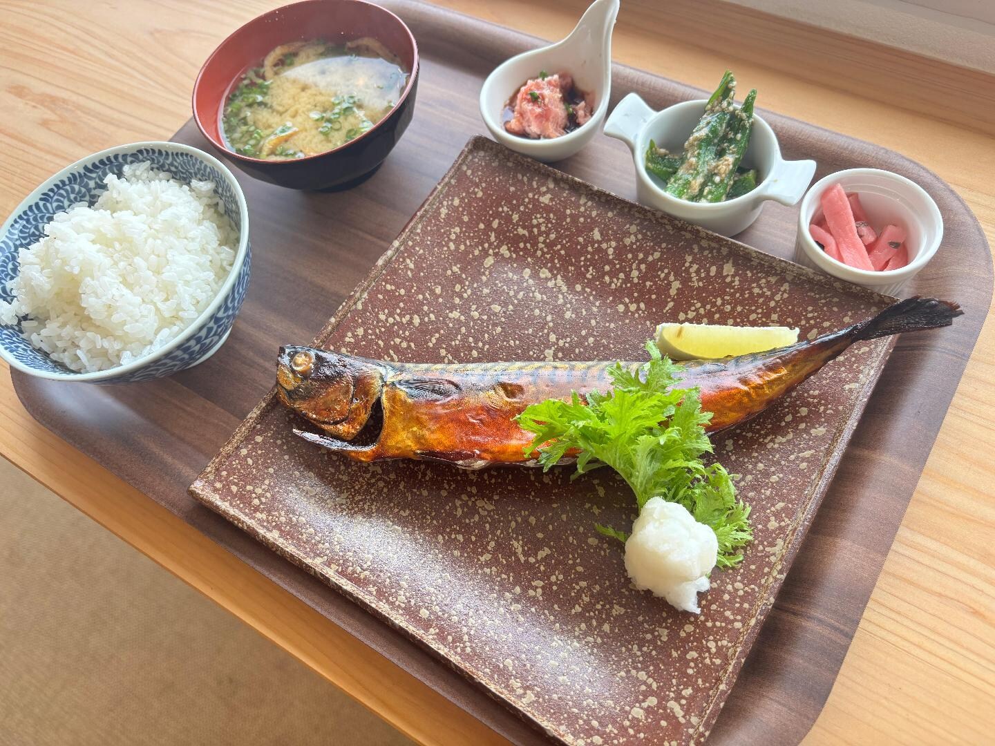 早餐是吃從當地乾魚供應商採購的乾魚。