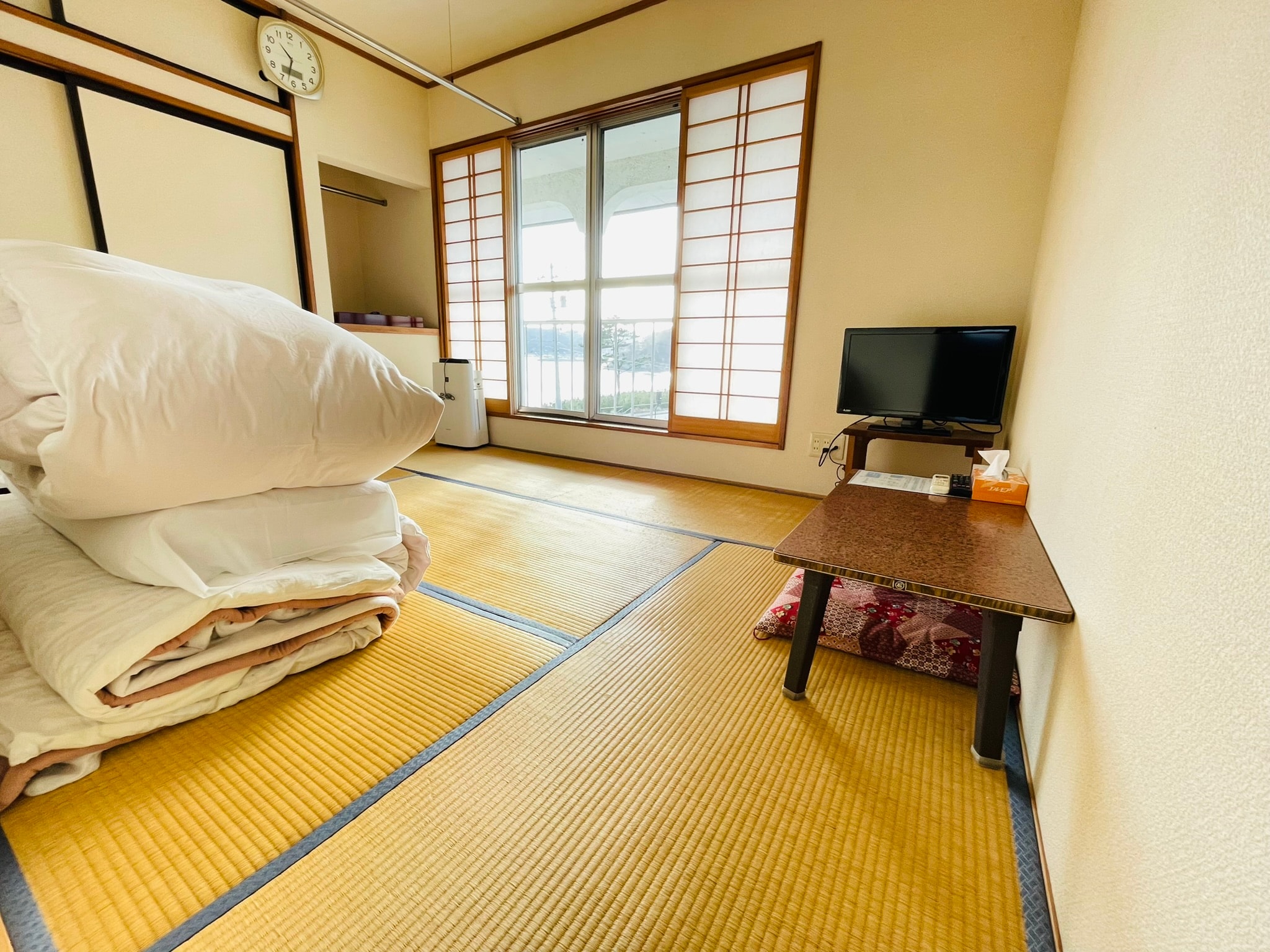 Japanese-style room (6 tatami mats) (1-2 people)