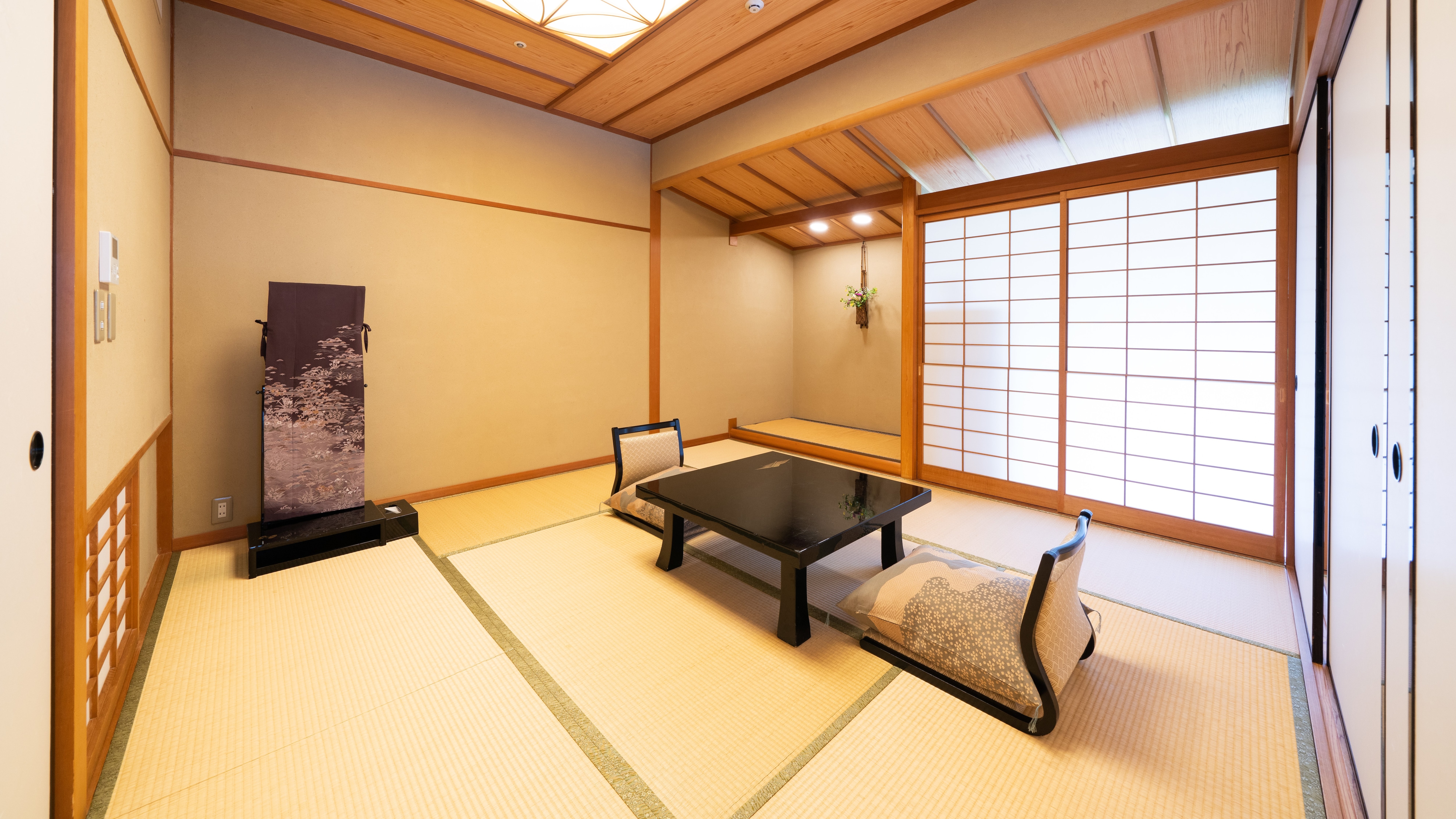 6 tatami mats (Hitenkan [special floor] guest rooms with open-air baths, 580 Japanese-Western style rooms)