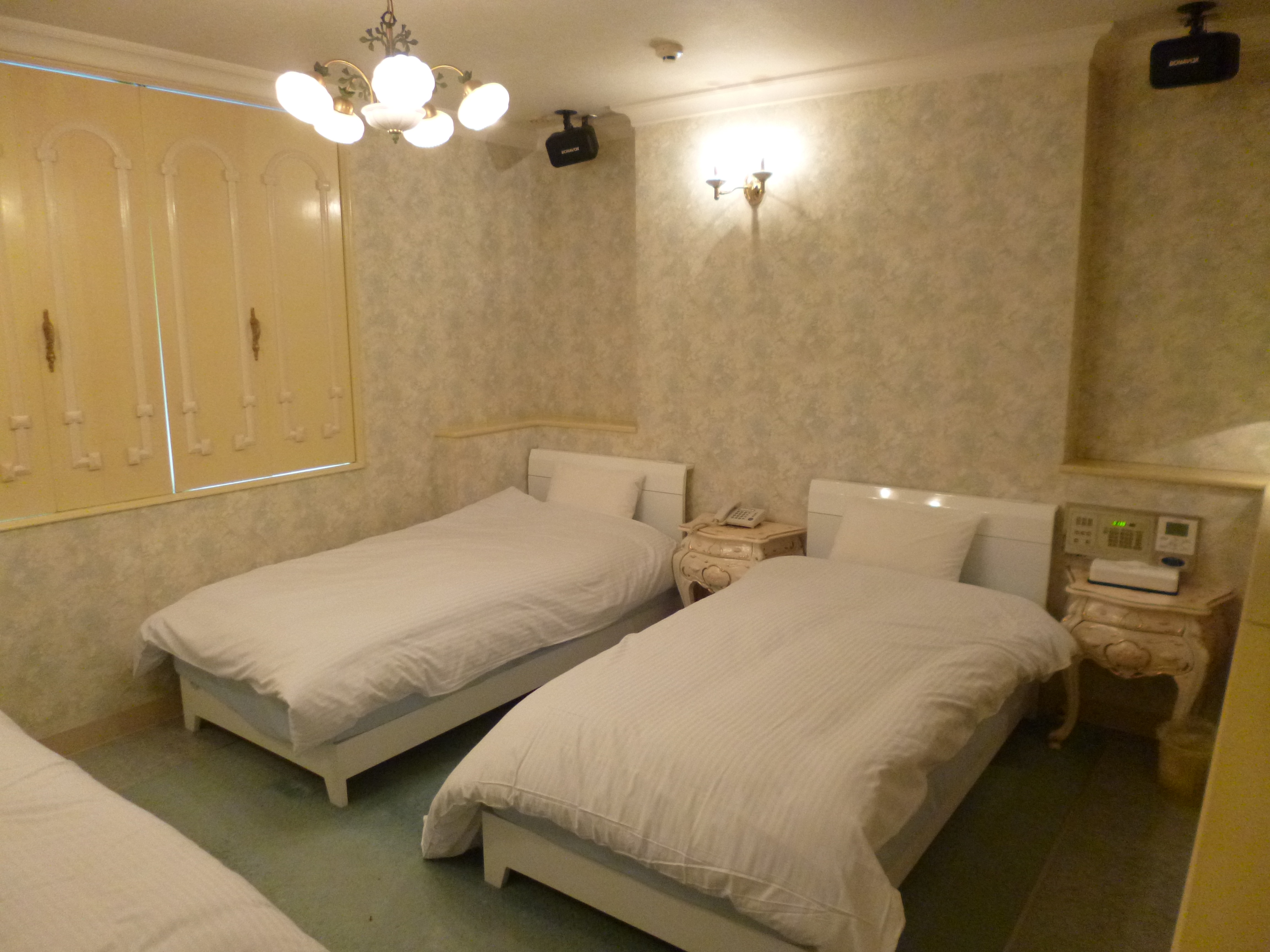 Twin room with sofa bed