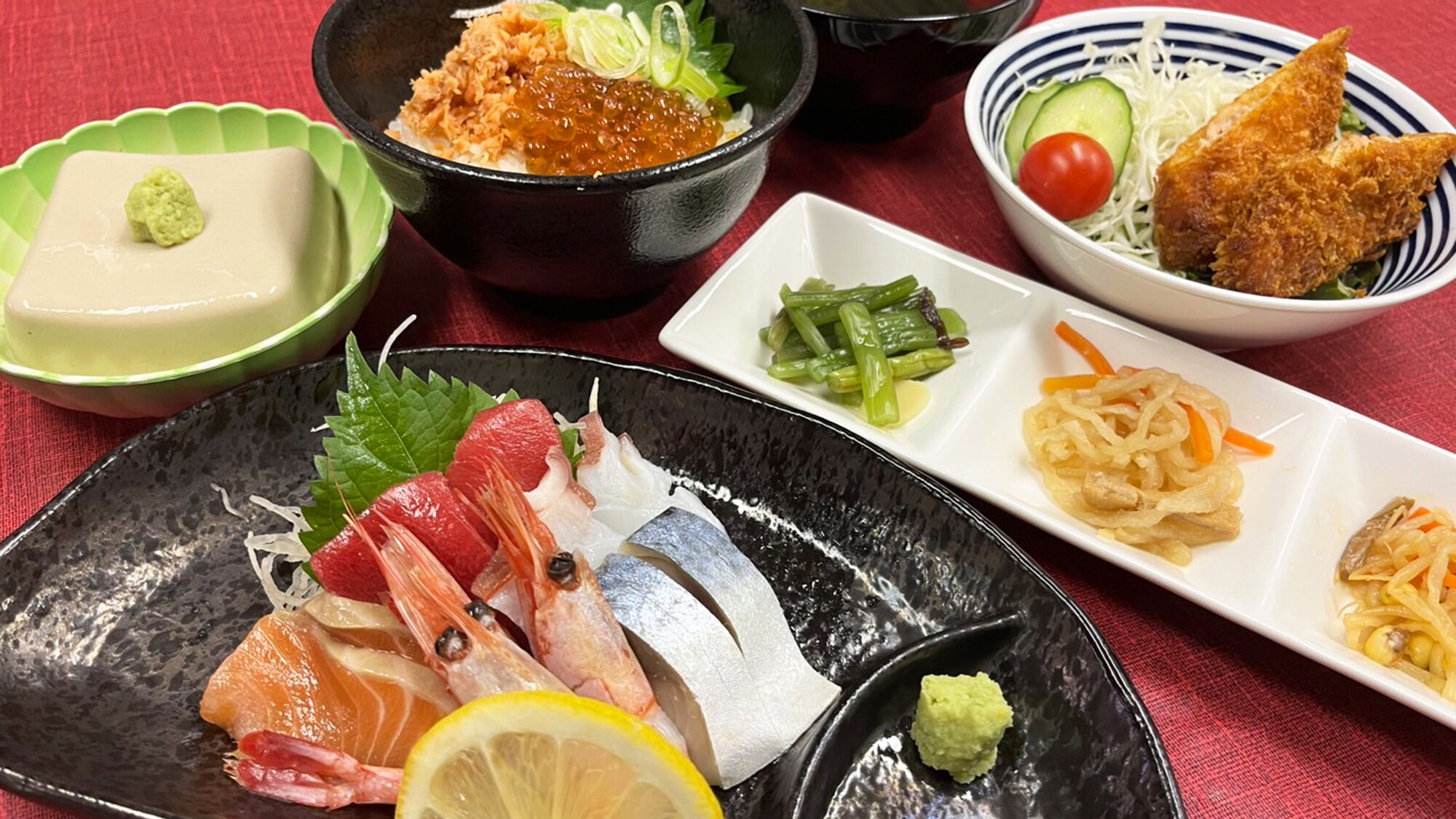 [Izakaya-Akane] Makanan laut segar yang ditangkap di laut utara disajikan sebagai sashimi.