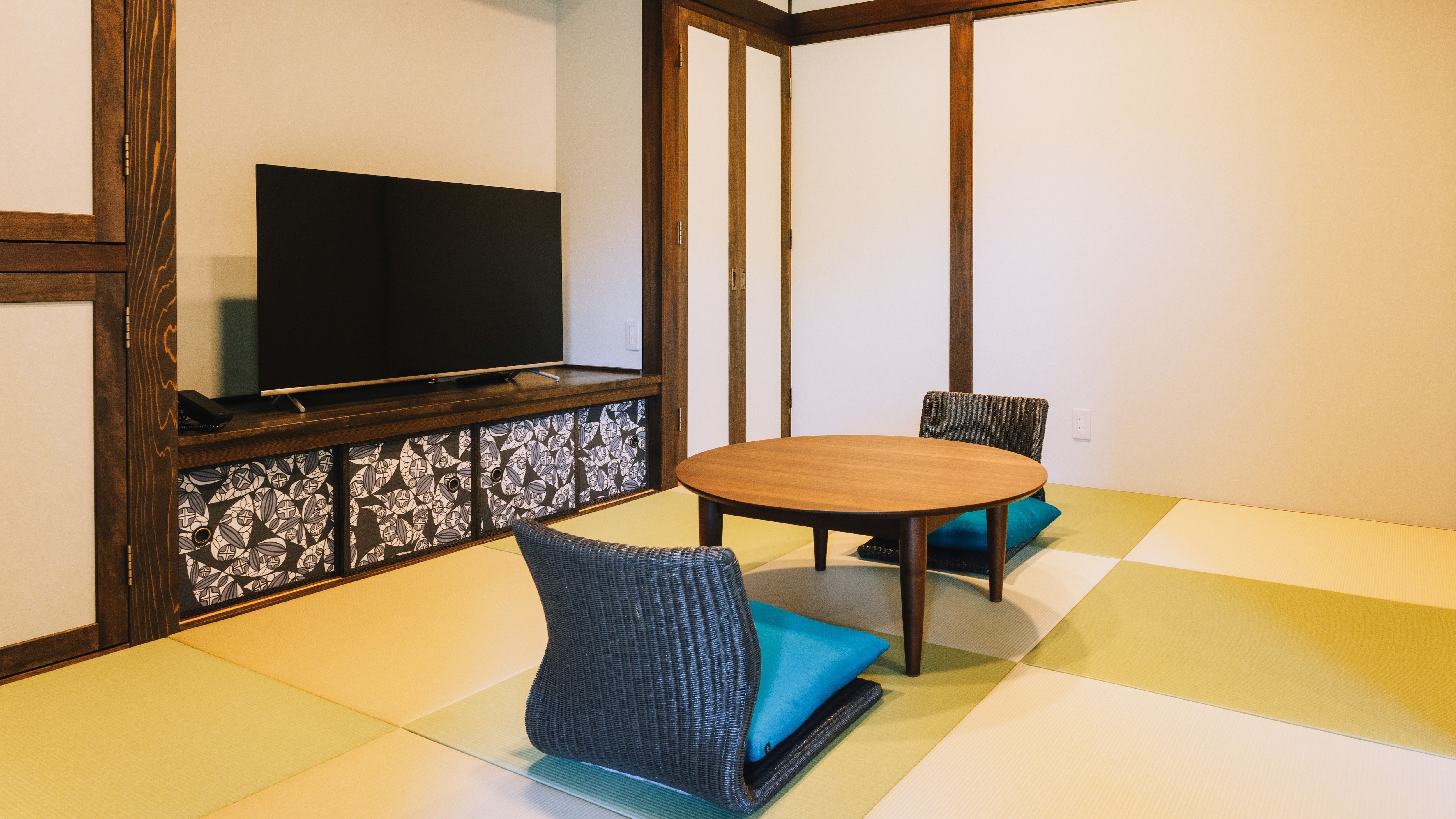 Japanese-Western style room (mountain view)