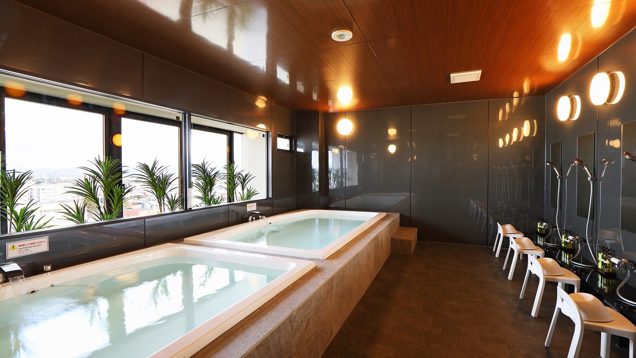 Nhà tắm công cộng lớn