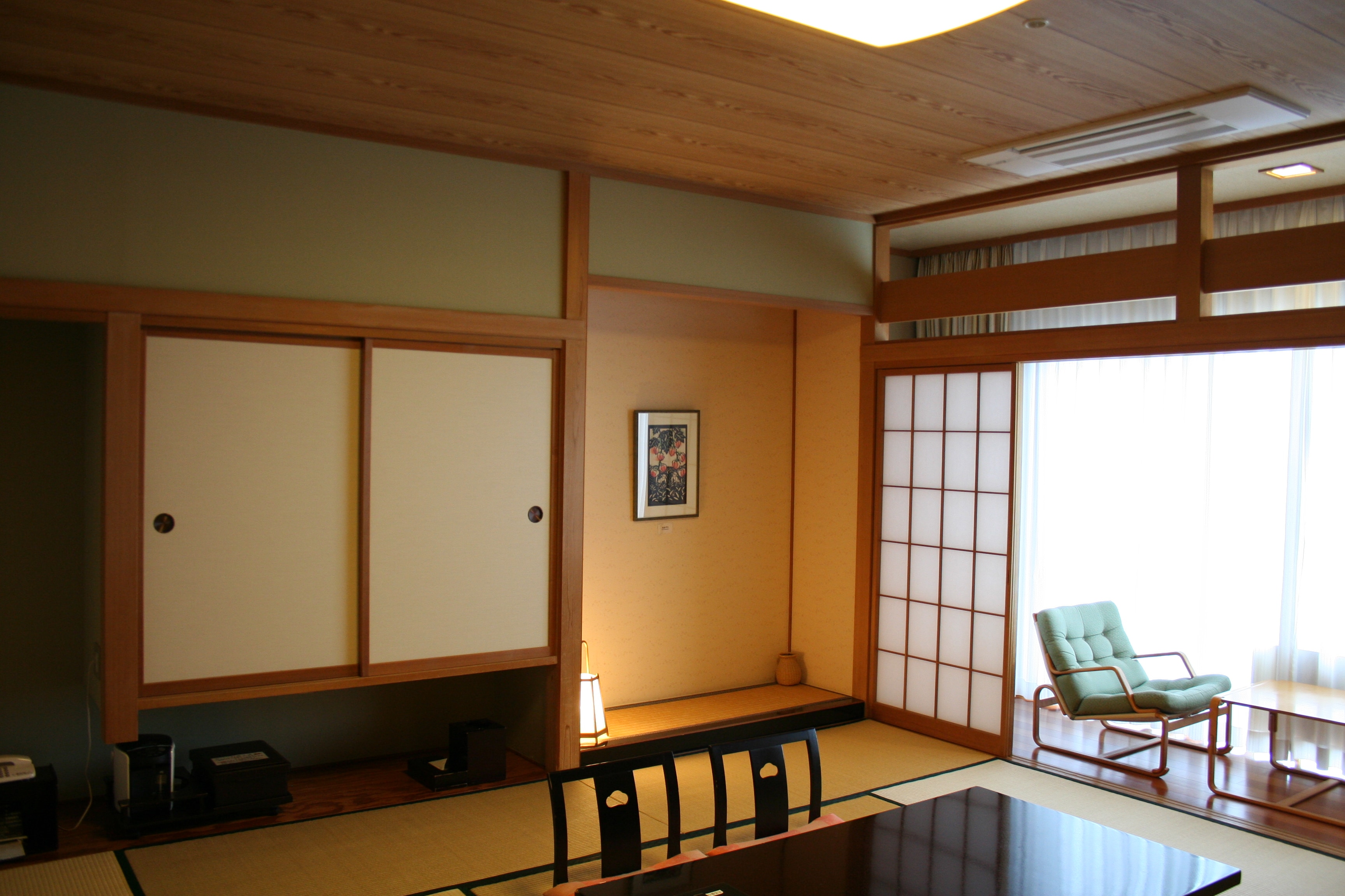 Japanese-style room 12.5 tatami mats non-smoking