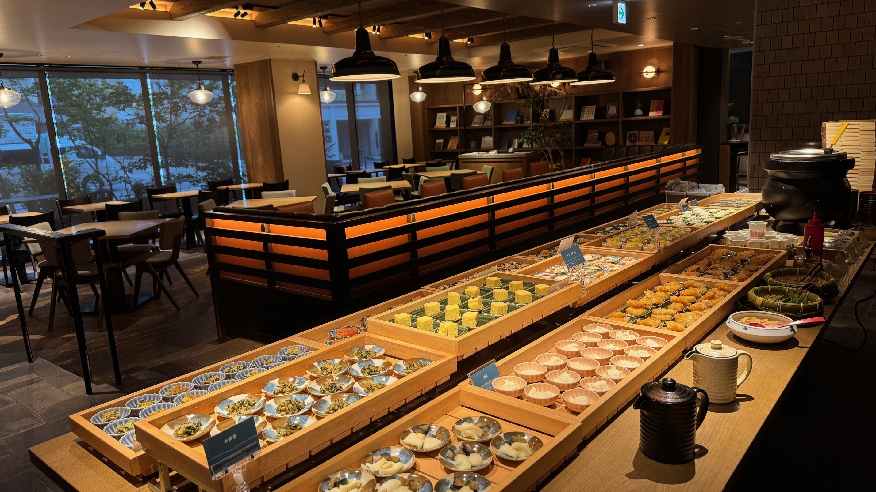 【早餐】盡享京都時令美食的奢華，盡在一盤色彩繽紛的小食中。