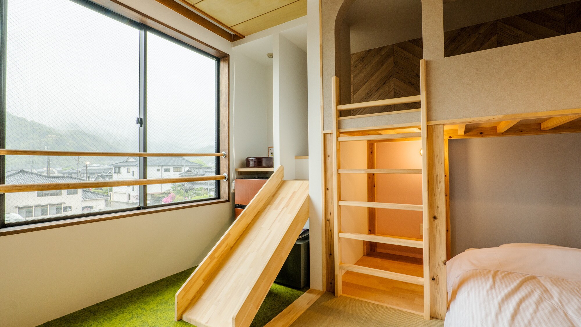 Attraction Family Room