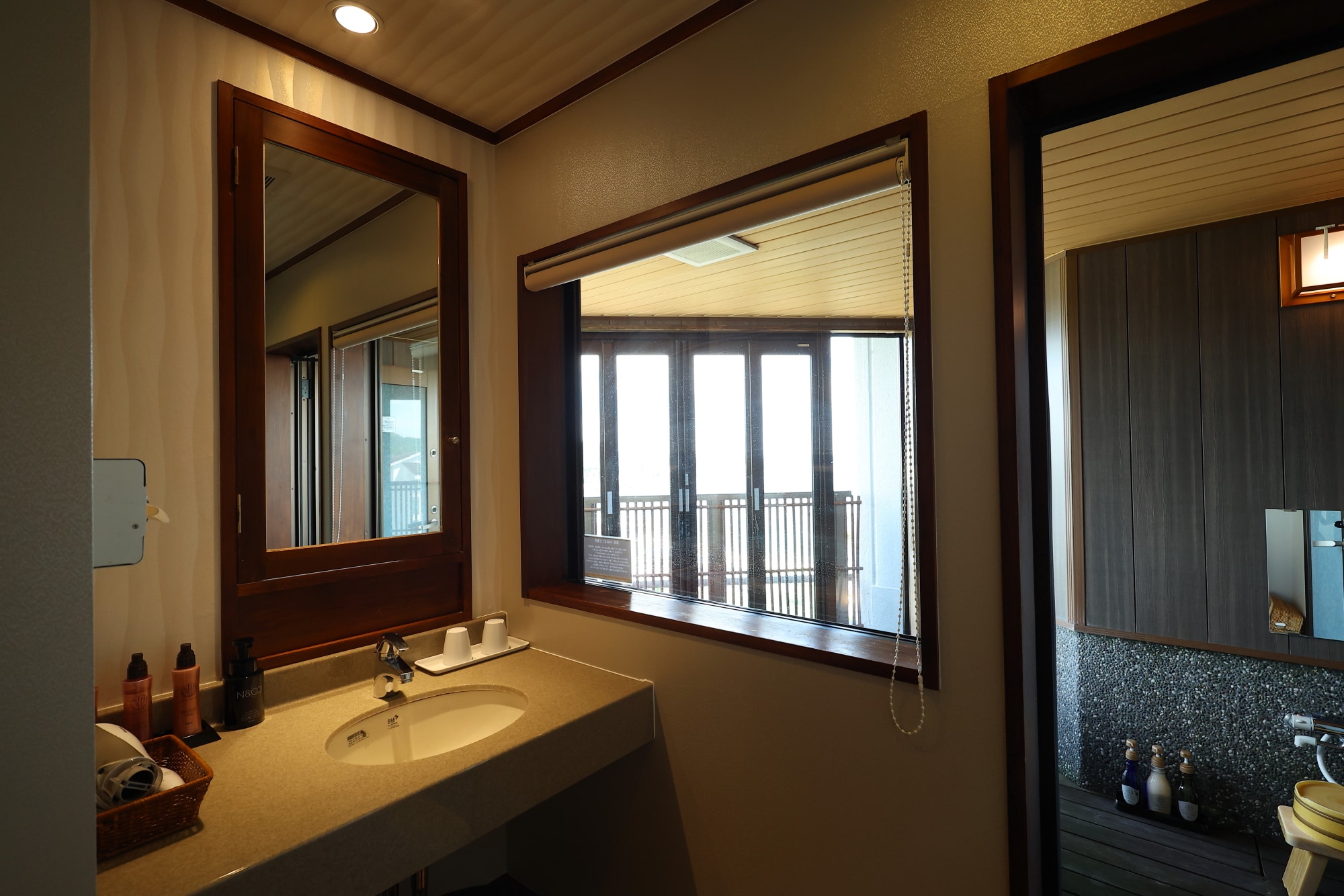 Family room with open-air bath (image of the washroom)