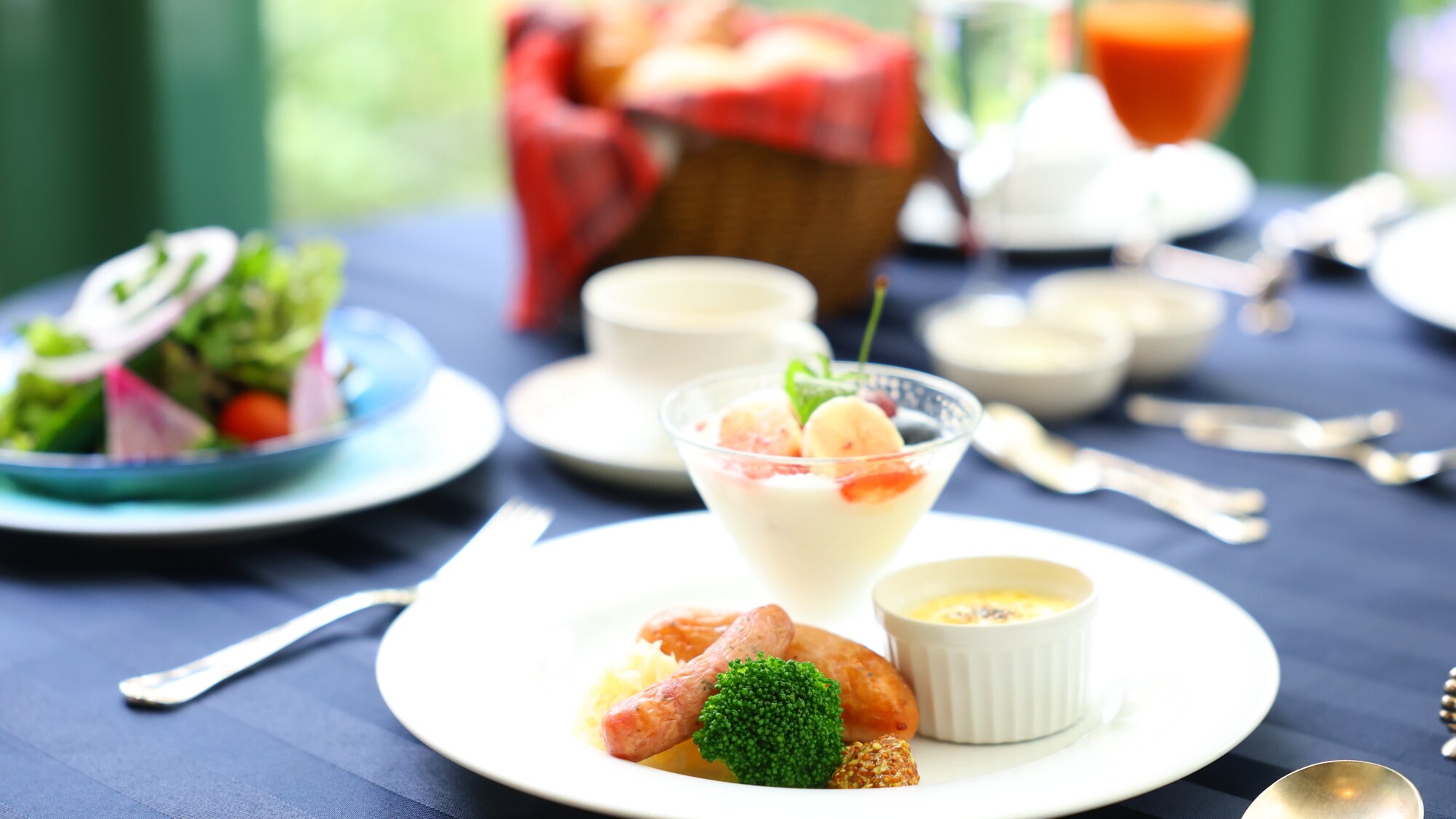 Breakfast Example: Yogurt with plenty of fruit