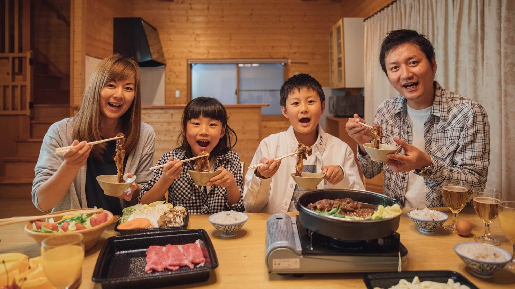 Enjoy a meal in your room with everyone!