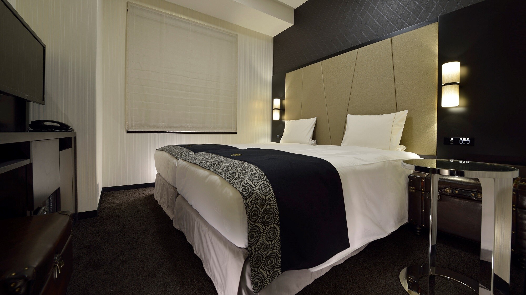 พรีเมี่ยมฮอลลีวูดทวิน