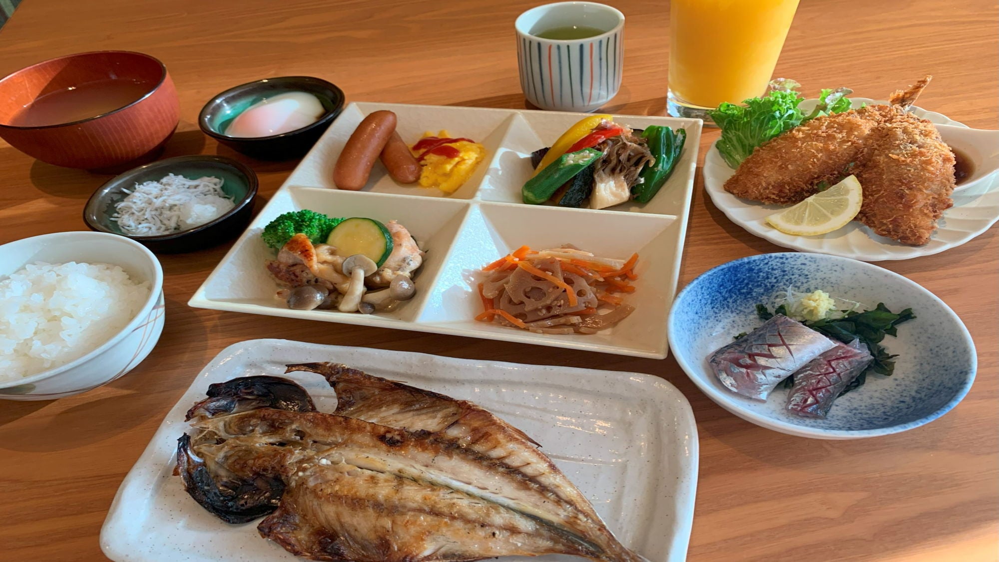 早餐盘顶部 2000x1125