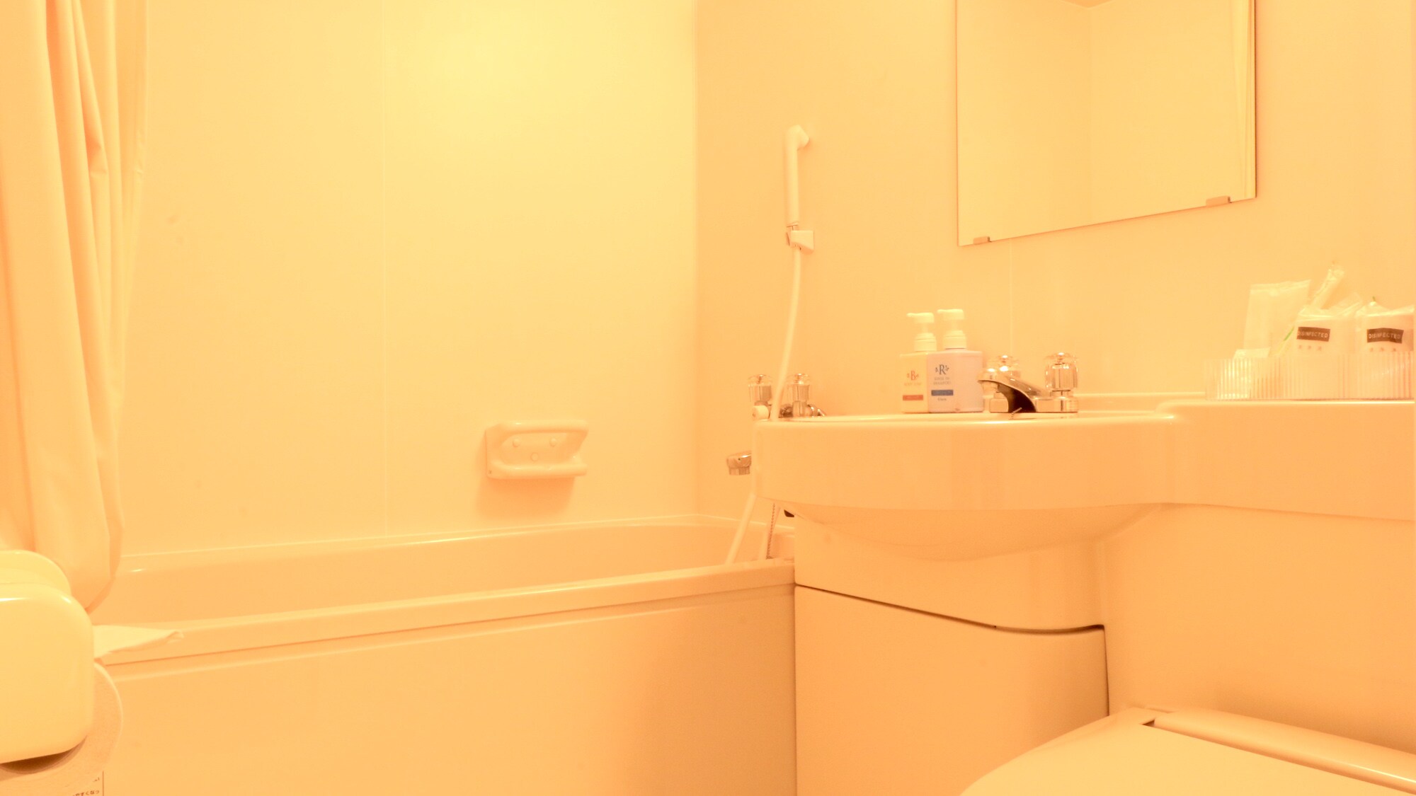 All rooms share a unit bath