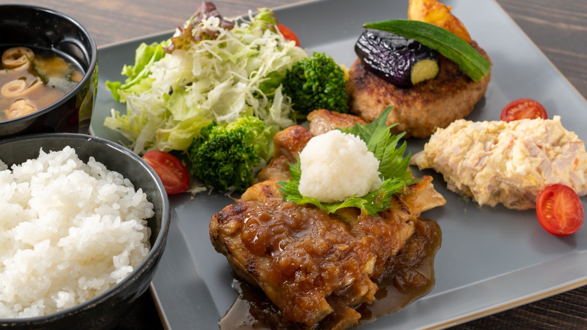 Dinner: Chicken steak and hamburger set meal