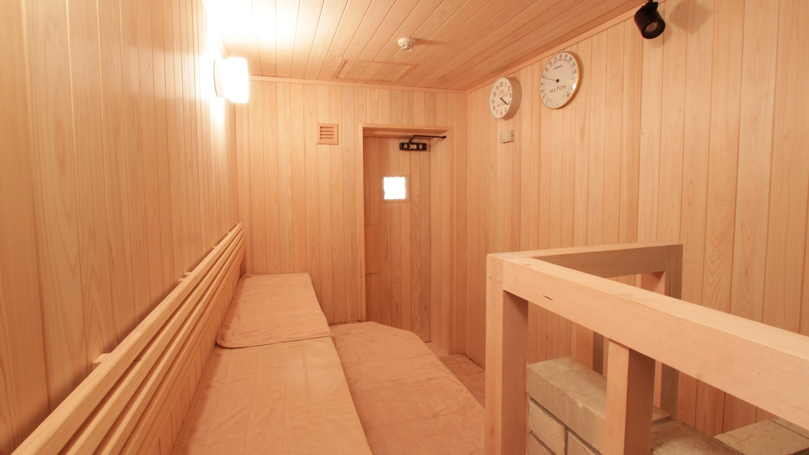 Auto Louver Sauna