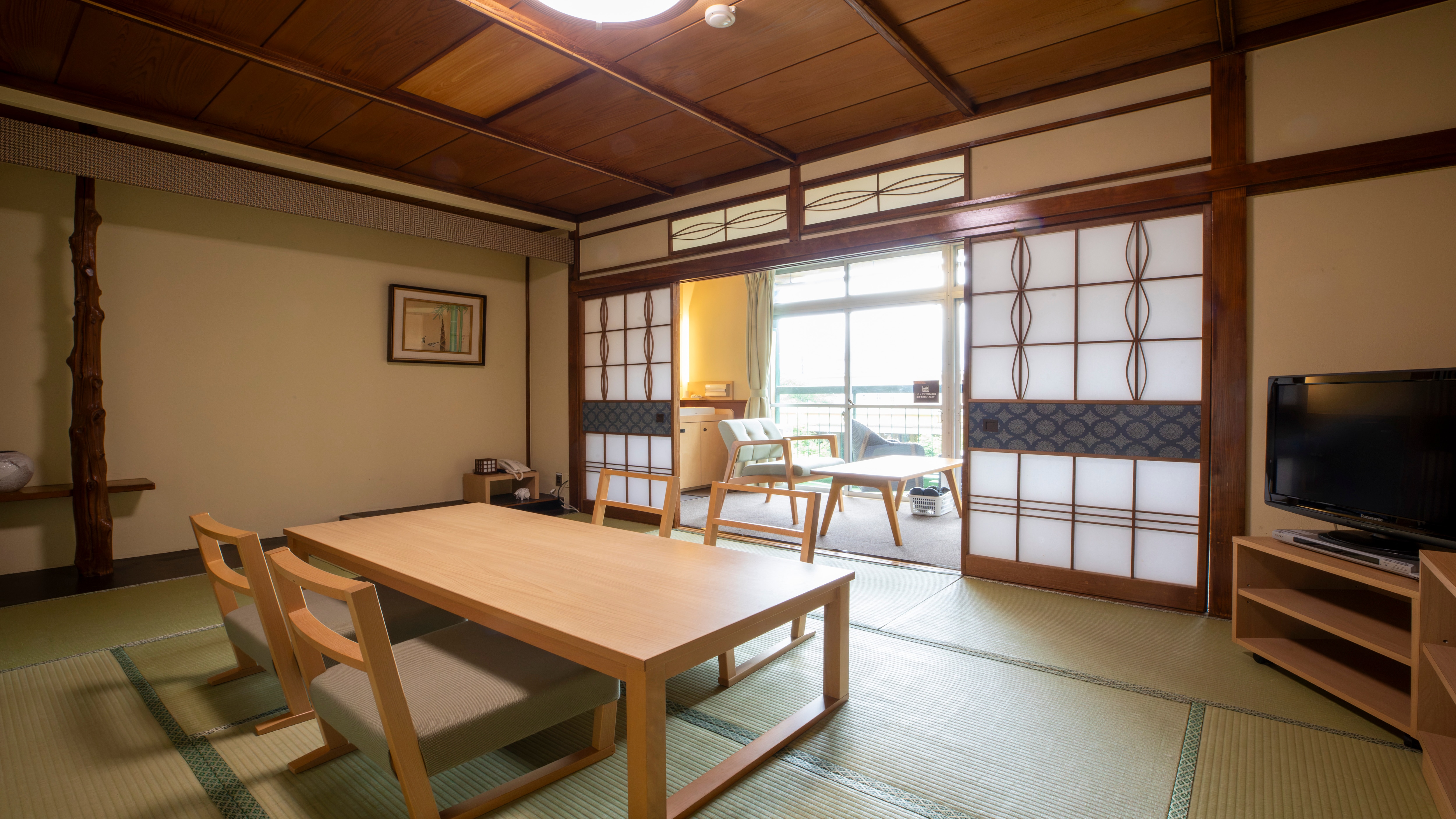 [Semi-Special Room | 2nd-3rd Floor - F with Hinoki Indoor Bath] Japanese-style room - 44㎡, Smoking permitted on the balcony