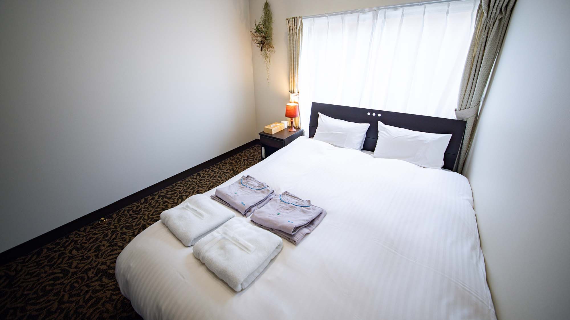 ・[206 Double Room] Free WiFi, pajamas, toothbrush set, and bath towels provided