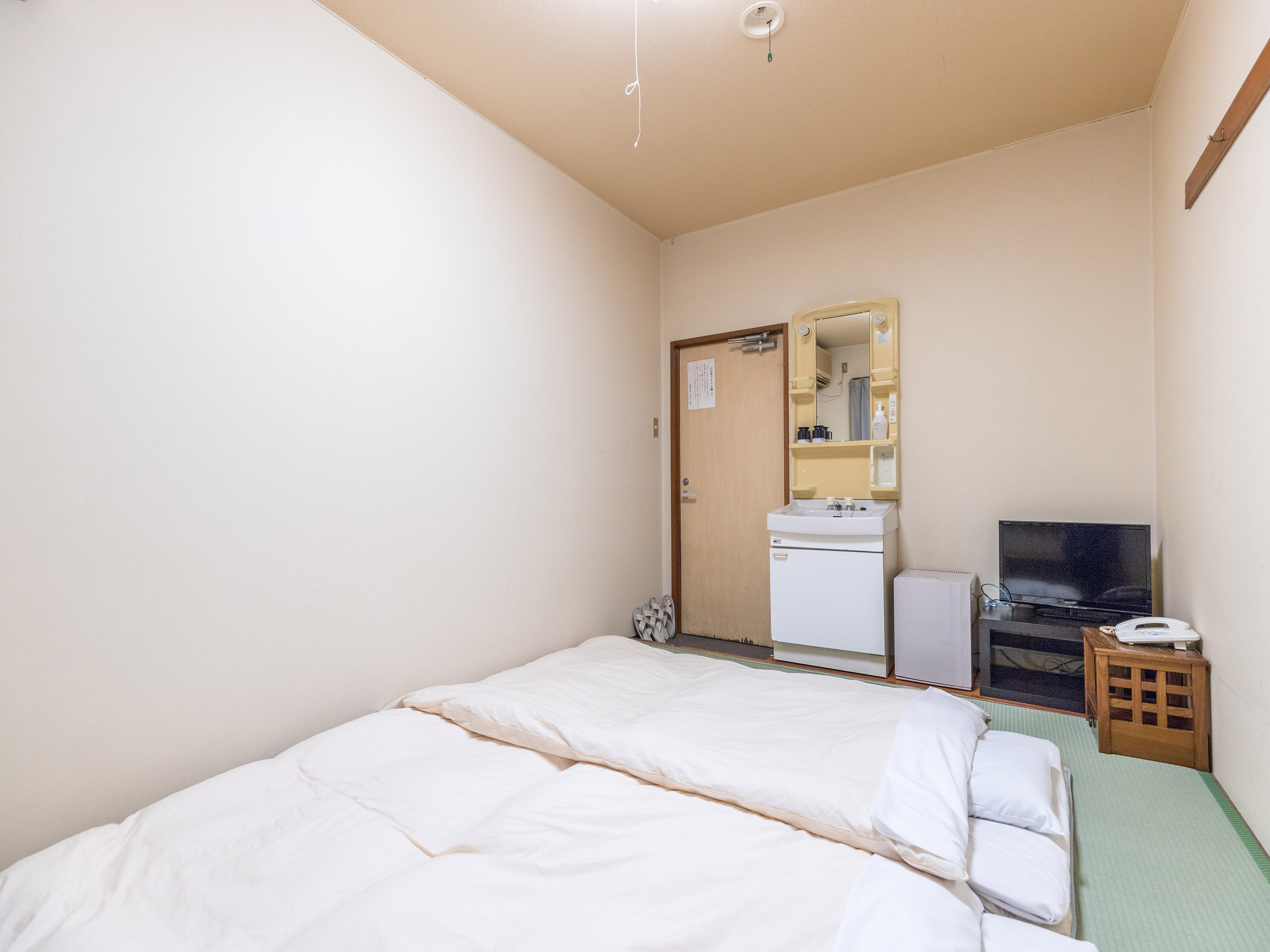 Japanese-style room for 1-2 people (no bathroom) *A simple room for a comfortable stay.