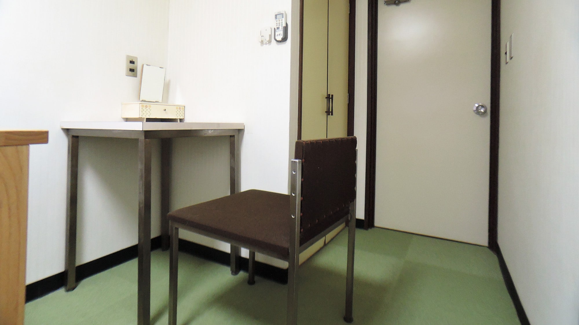 * [Example of a Western-style single room] Free Wi-Fi available in all rooms!