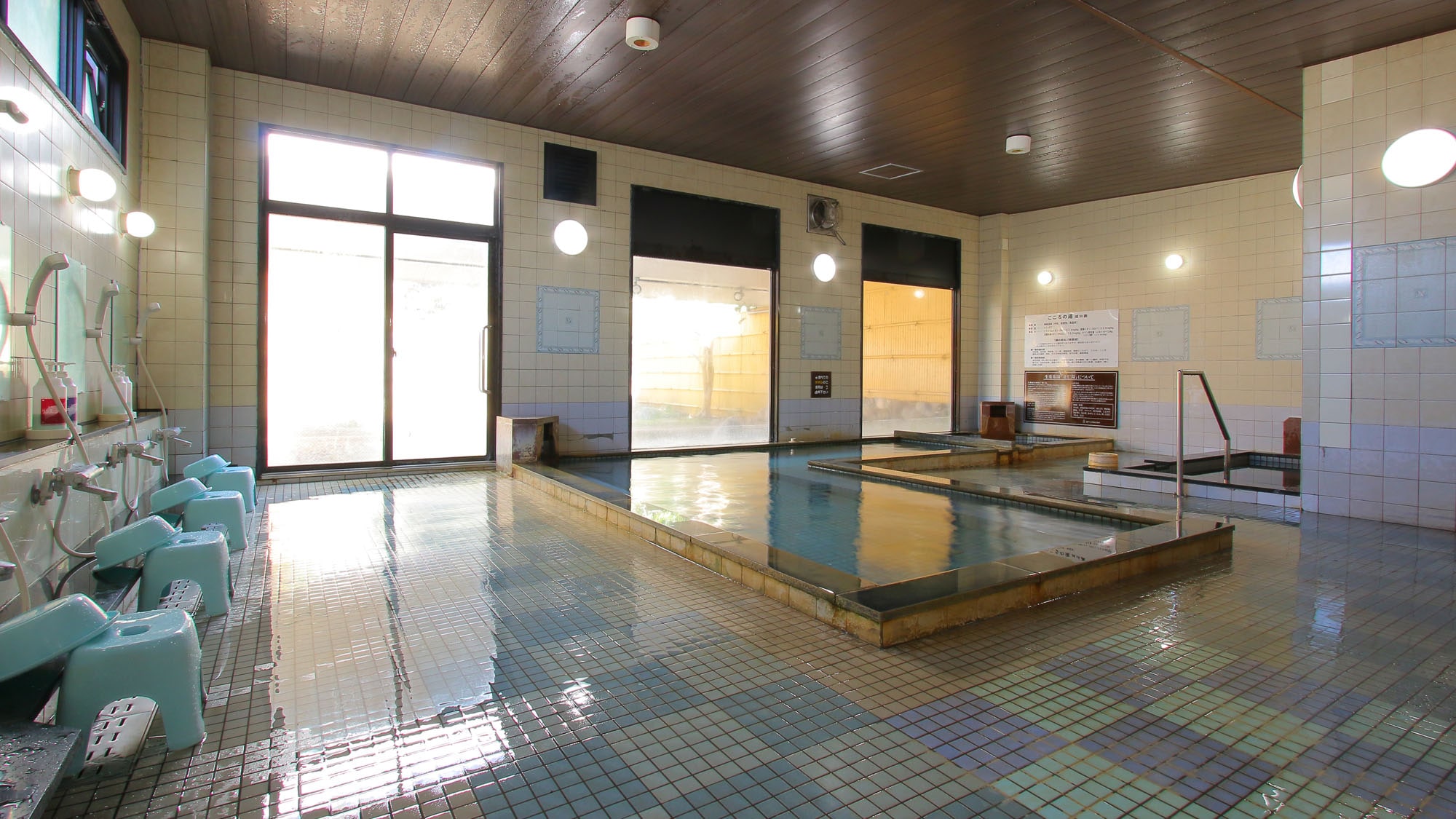 Large public bath [Men's bathroom]
