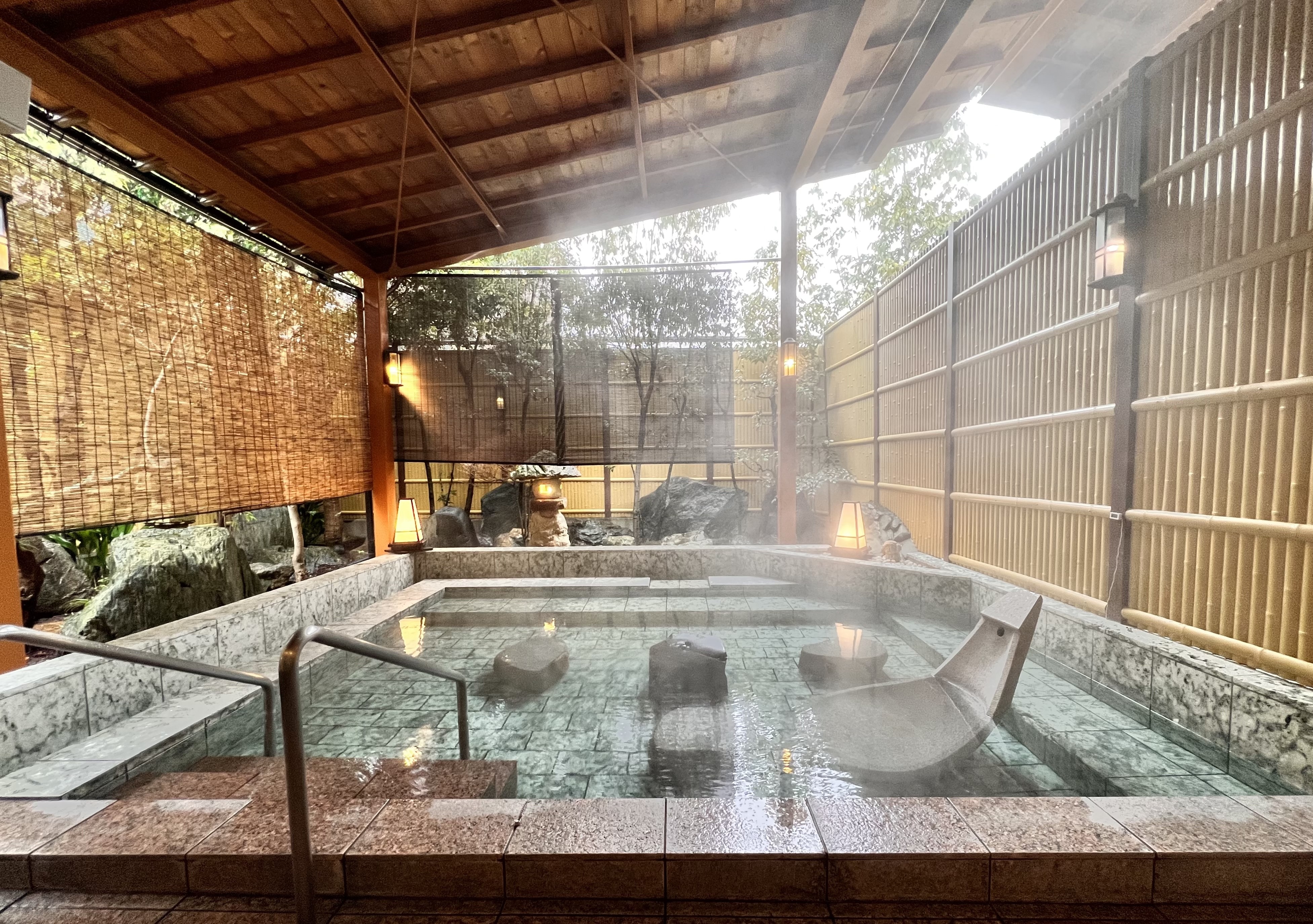 Women's open-air bath