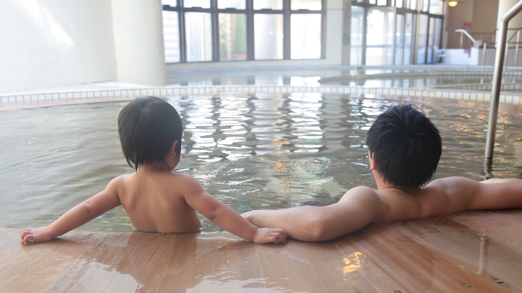 ●● Large communal bath ●● Hinoki bath