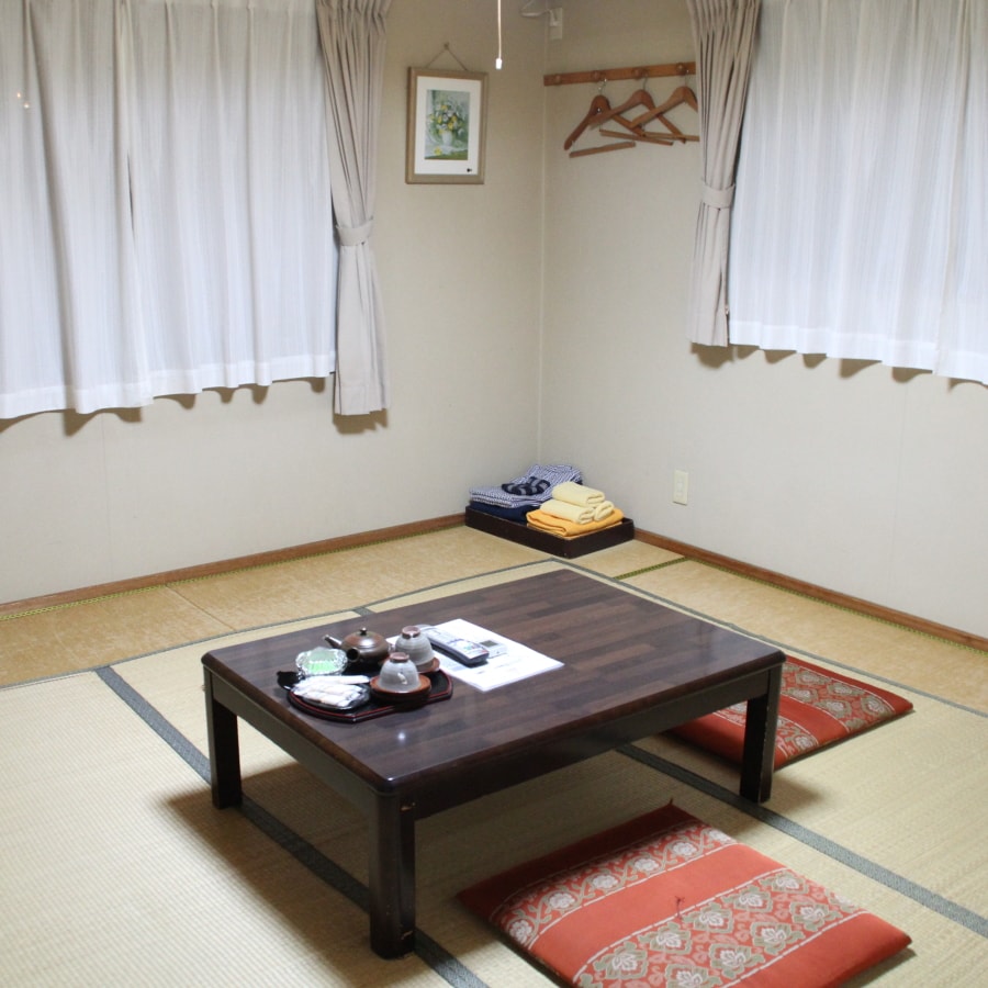 [Guest rooms] Japanese-style rooms (6 to 12 tatami mats) All rooms are compatible with terrestrial digital broadcasting and Wi-Fi