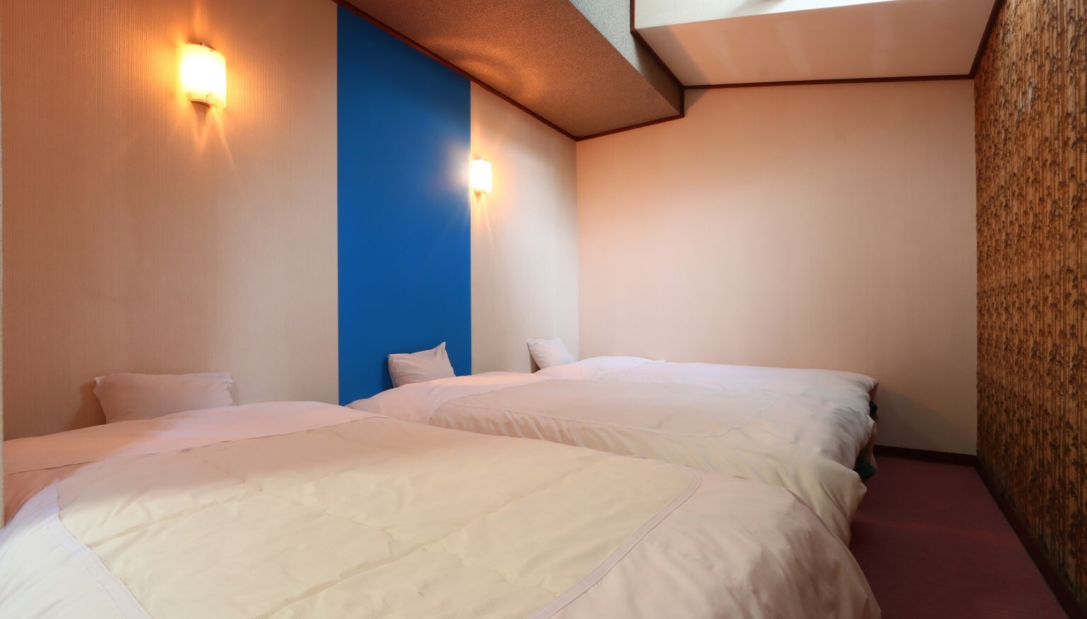 ★ [Japanese-Western style room] 3 beds + 7.5 tatami mat Japanese-style room (no bath or toilet)