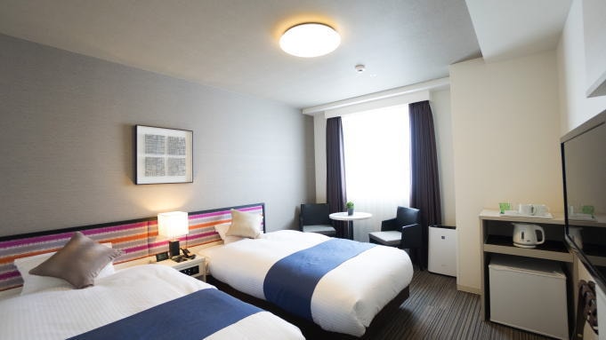 Standard twin (accommodates up to 2 people!)