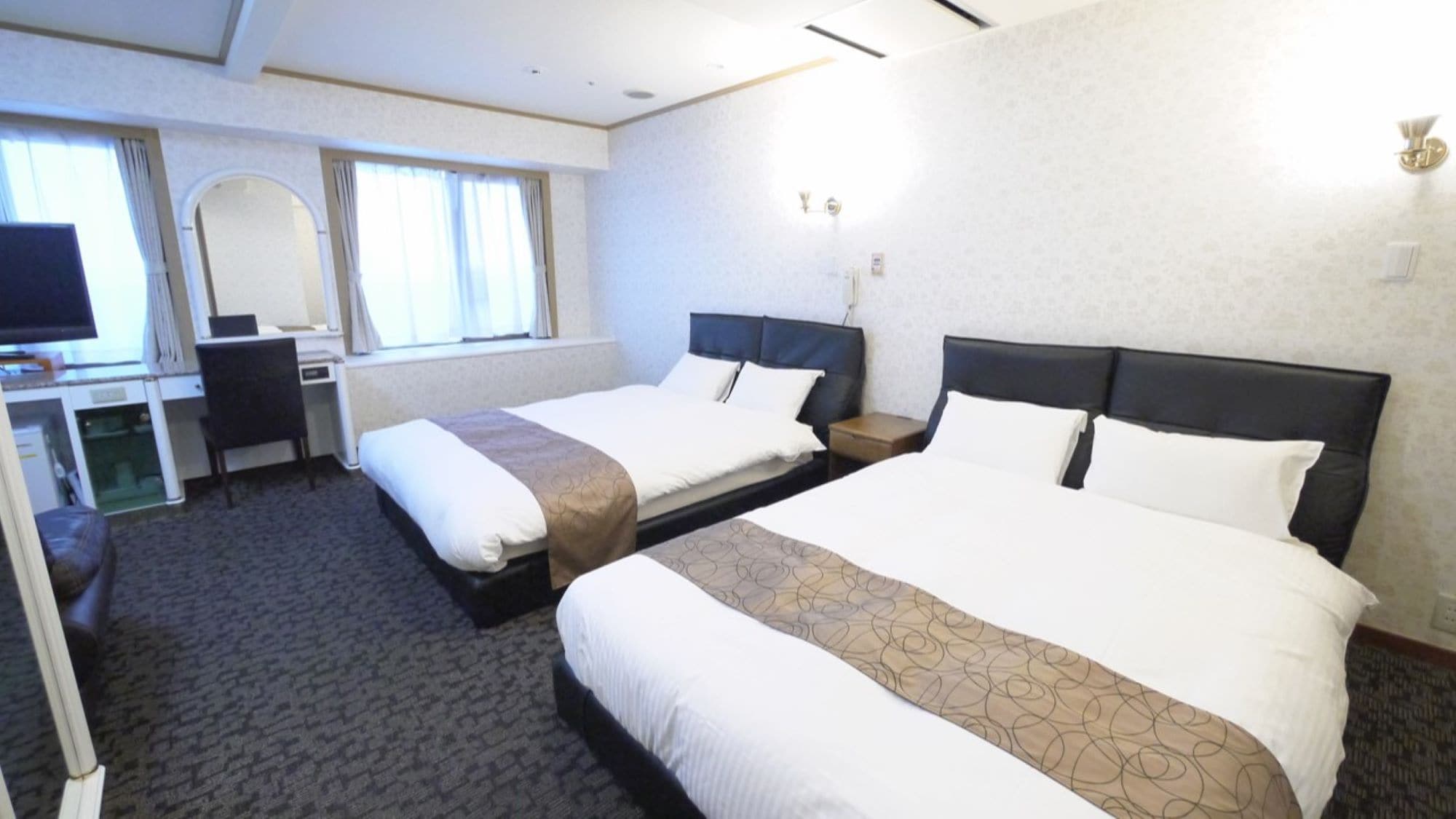 [Deluxe Twin] Maximum 5 guests (2 double beds + 1 extra bed)