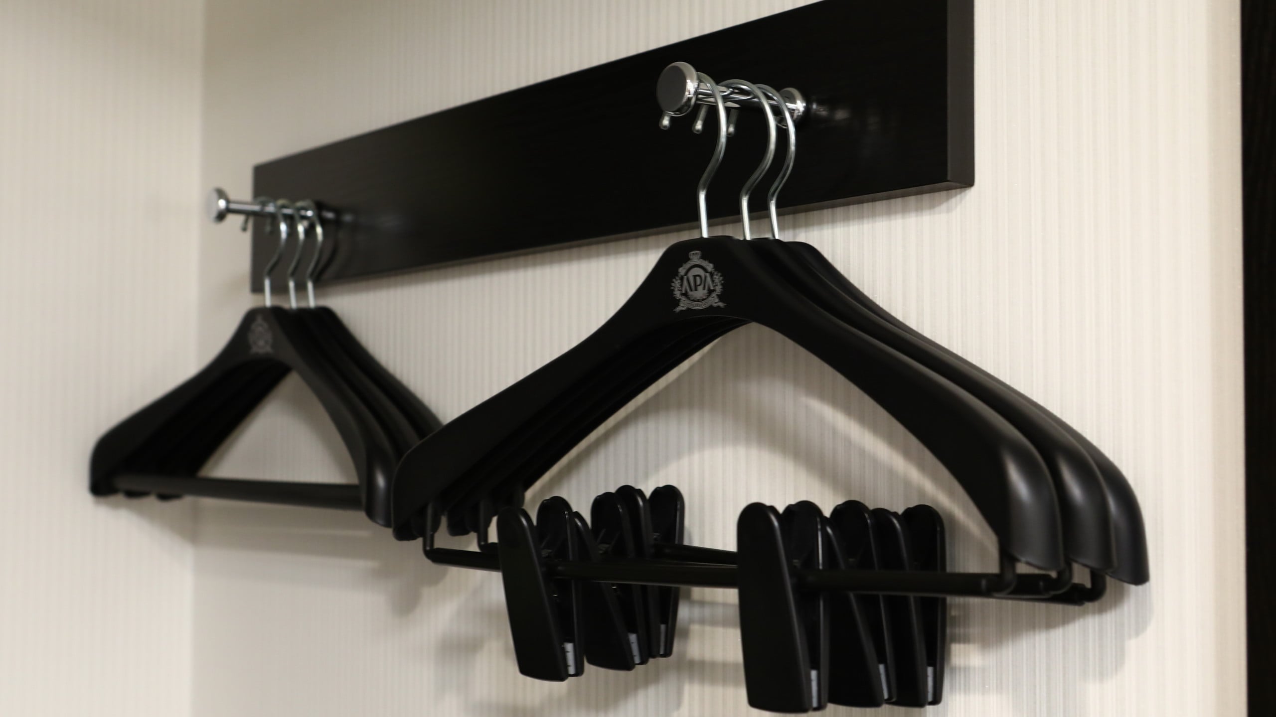 [สิ่งอำนวยความสะดวกในห้องพัก] ไม้แขวนเสื้อ