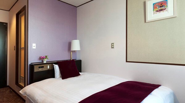 Ladies single room (all rooms are non-smoking)