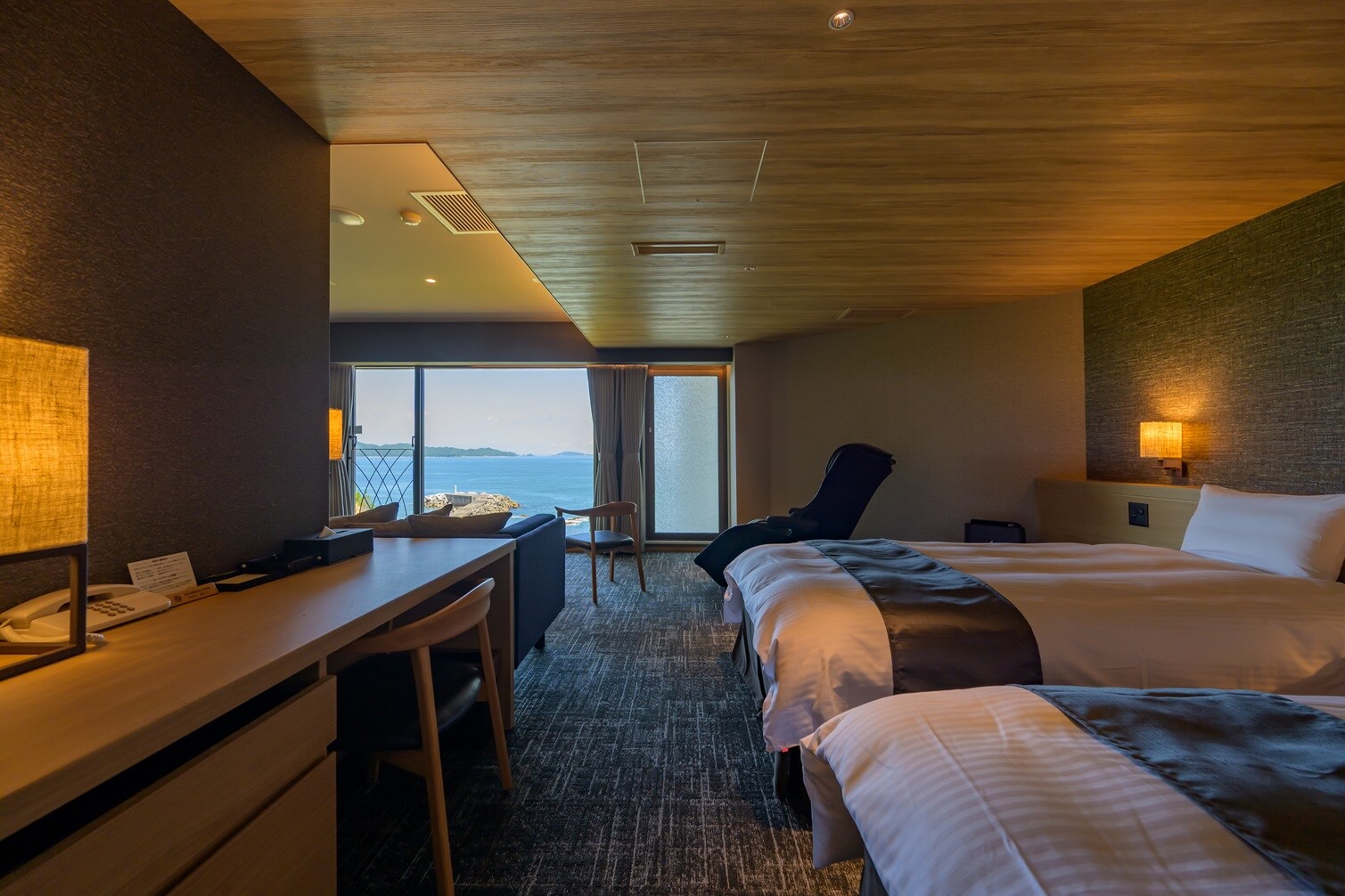 Guest room: Deluxe Western-style room