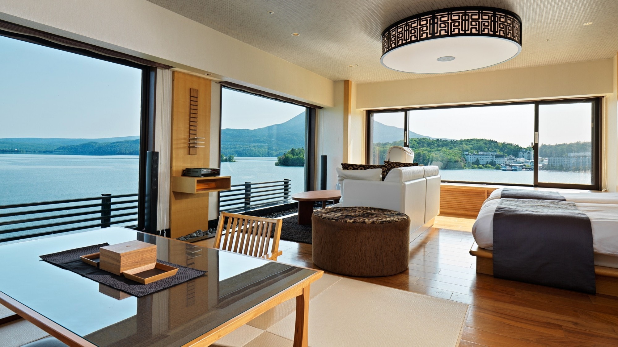 [Annex/Miyabi] Special observation room with hot spring/Enjoy the panoramic view of Lake Akan from the L-shaped window *Image
