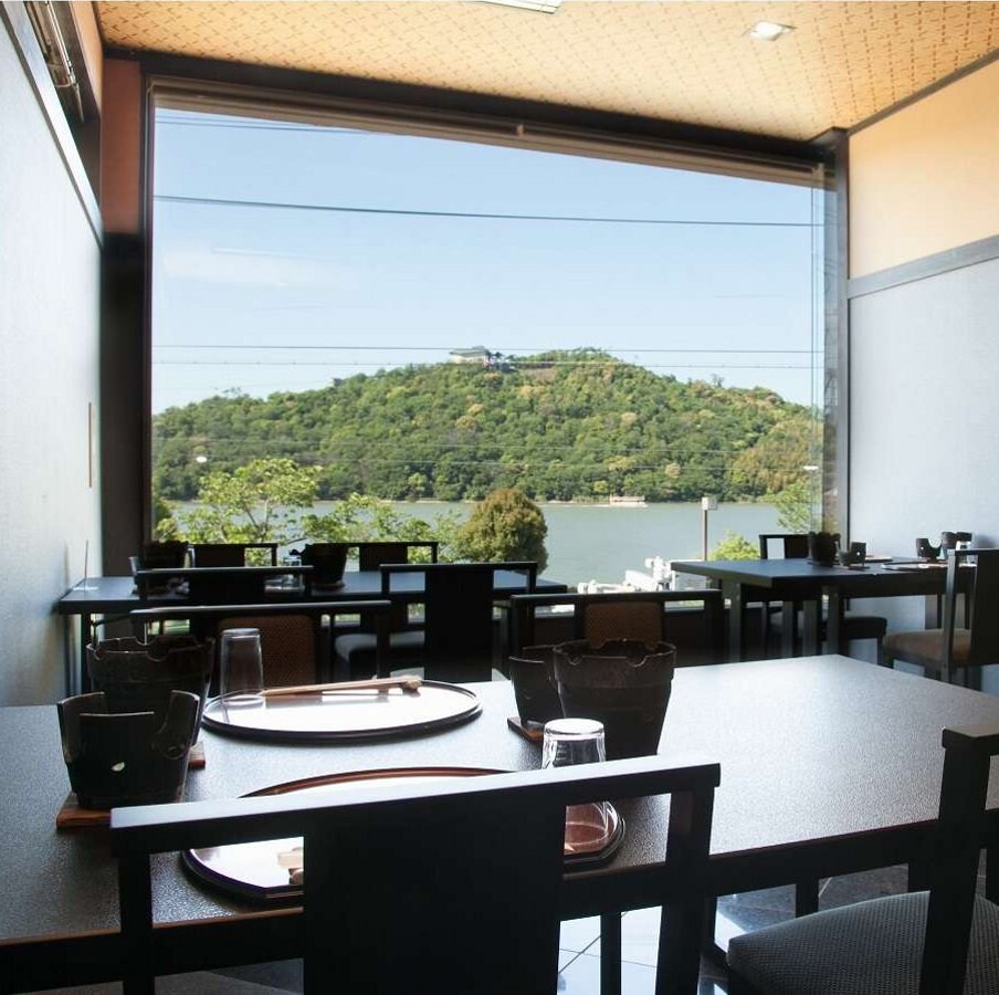 Restaurant "Oka Sakurahana". Dining while looking at Lake Hamana