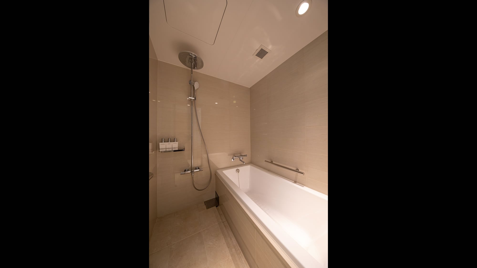 Deluxe Twin Bathroom