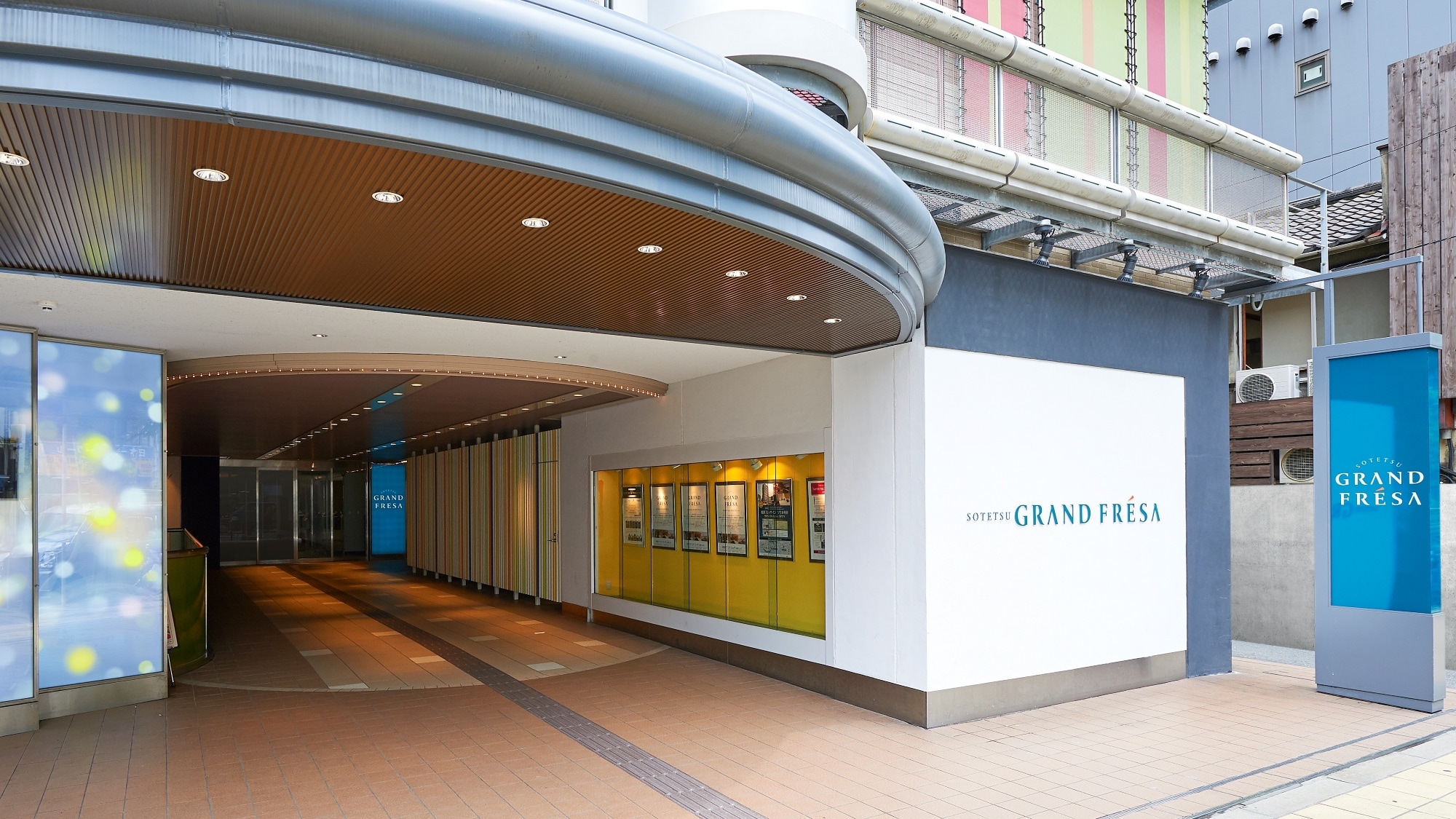 ホテルエントランス