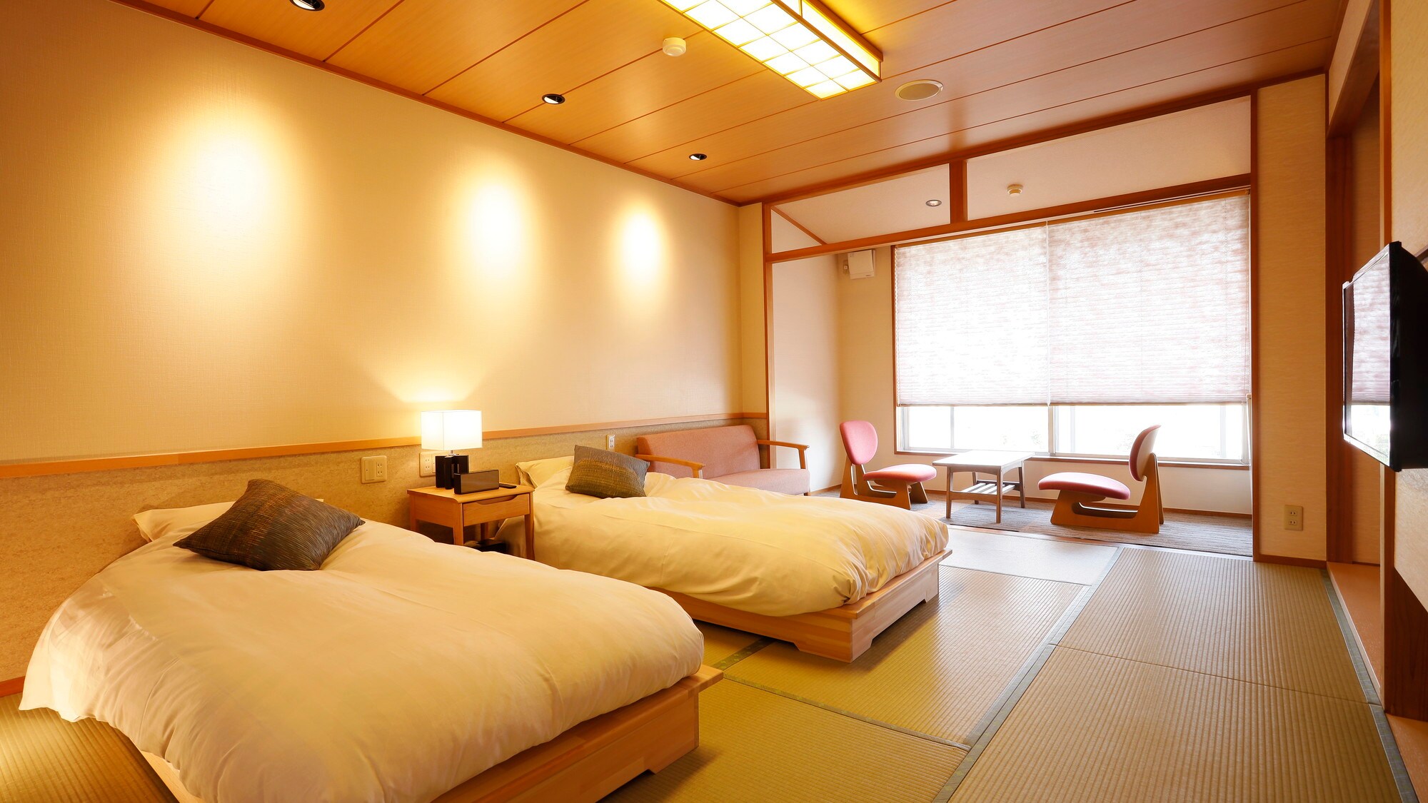 [Shikitei] Low-bed Japanese-style room with 10 tatami mats *Example