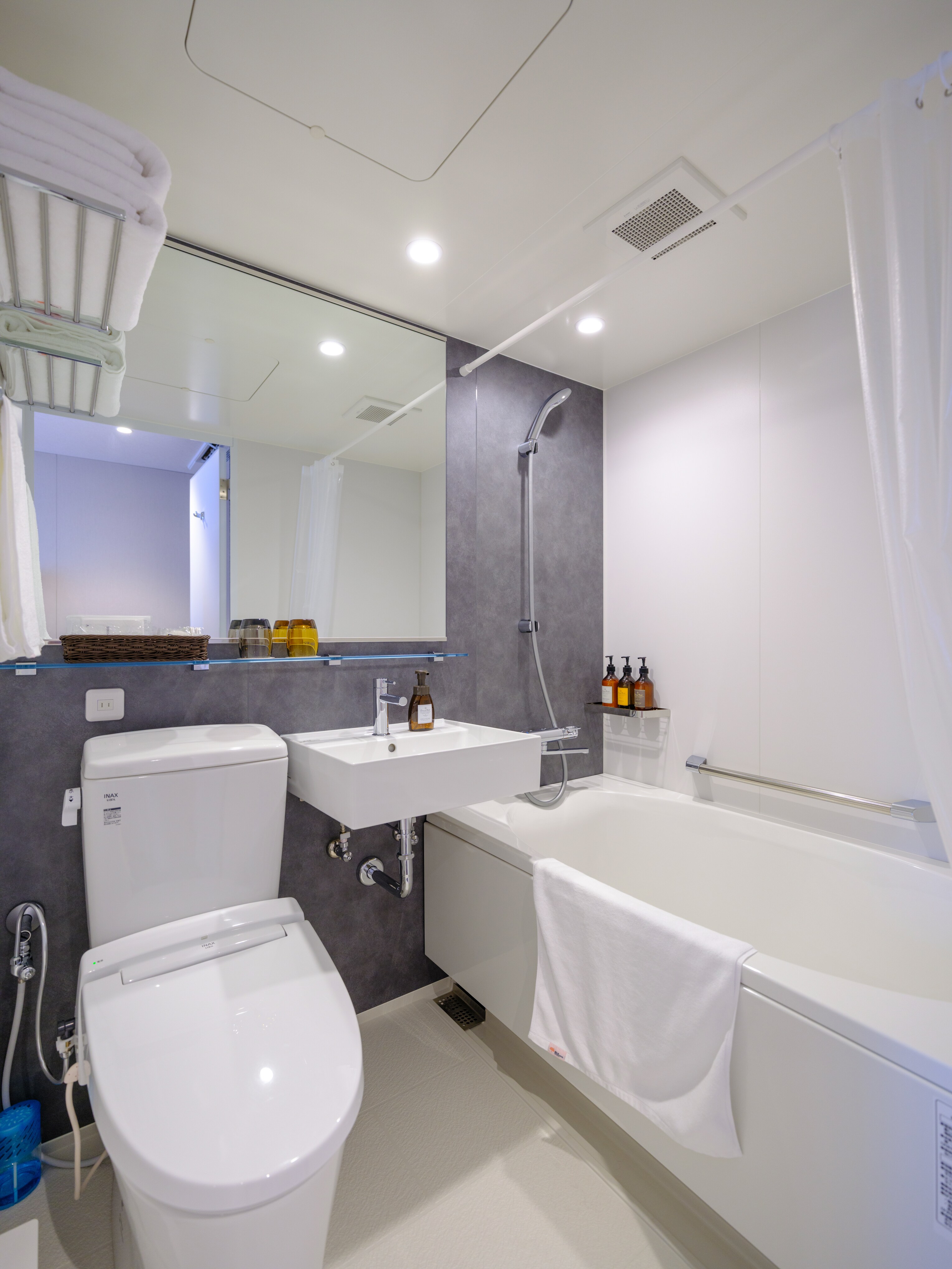 Unit bathroom