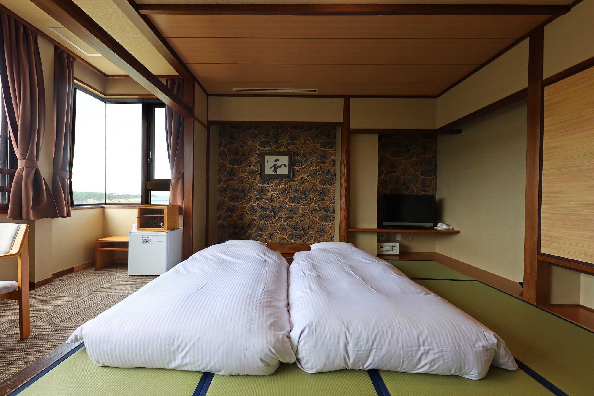 Basic room/10 tatami Japanese-style room (bedding image)