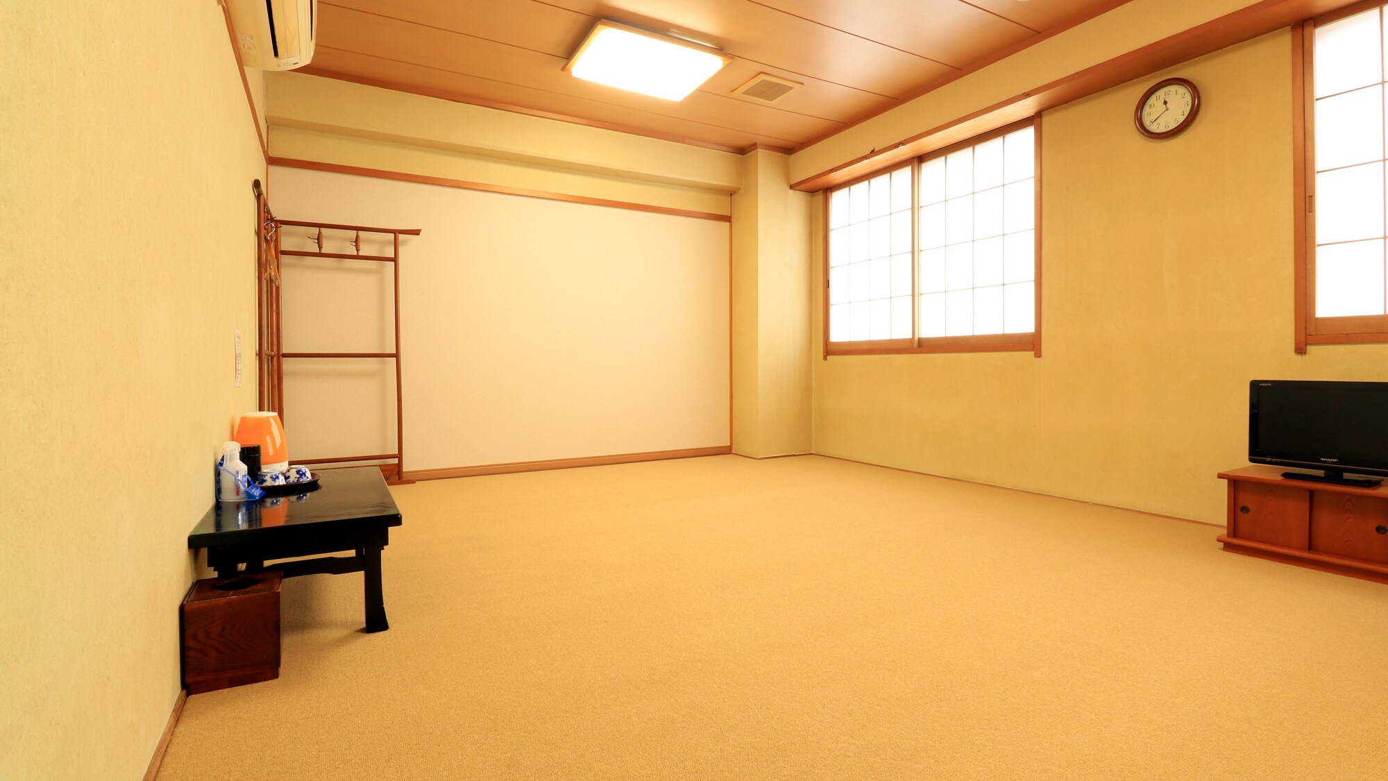 [Japanese-style room (8-10 tatami mats) - 10 tatami mats]