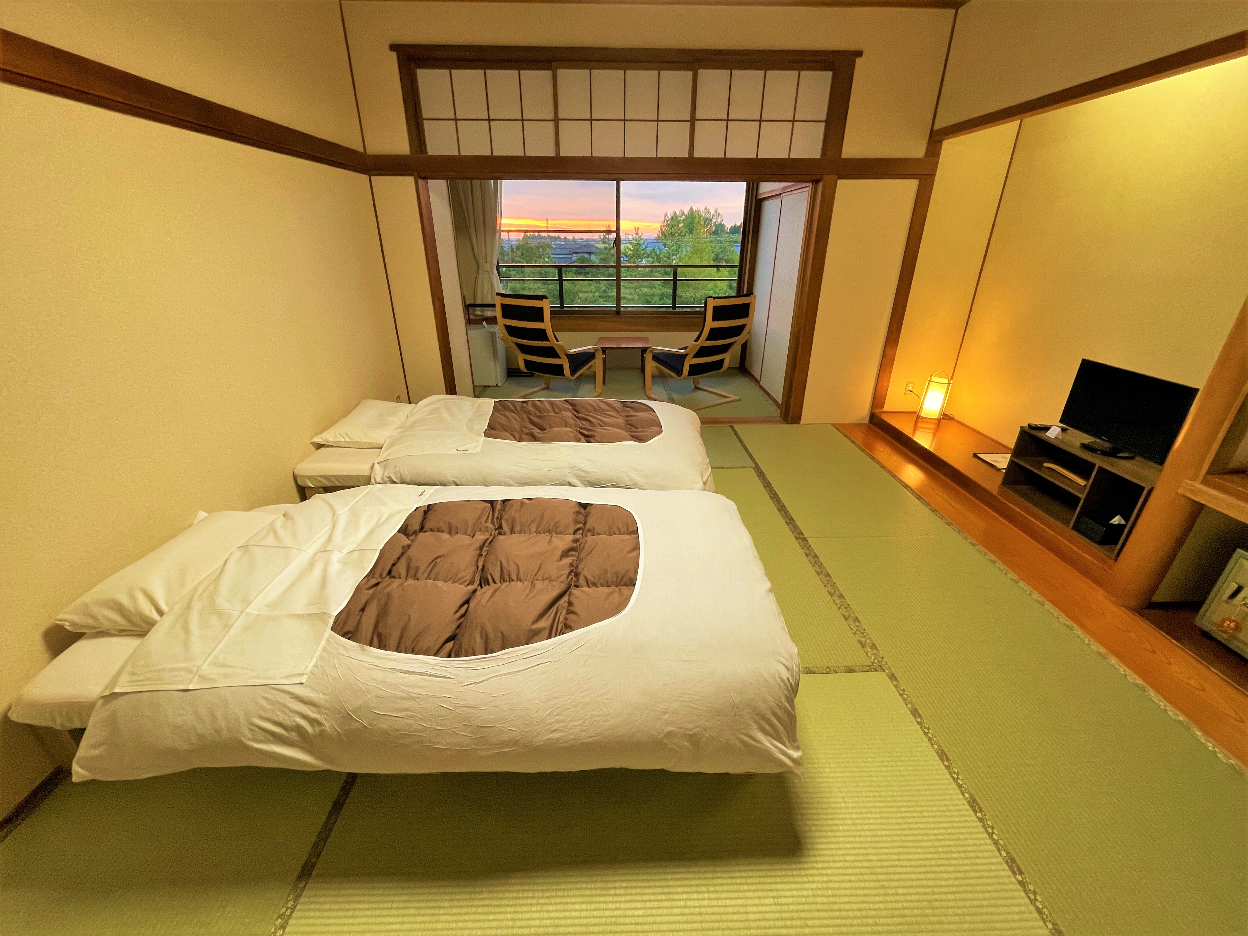 Paulownia bed Japanese style room (305-308)