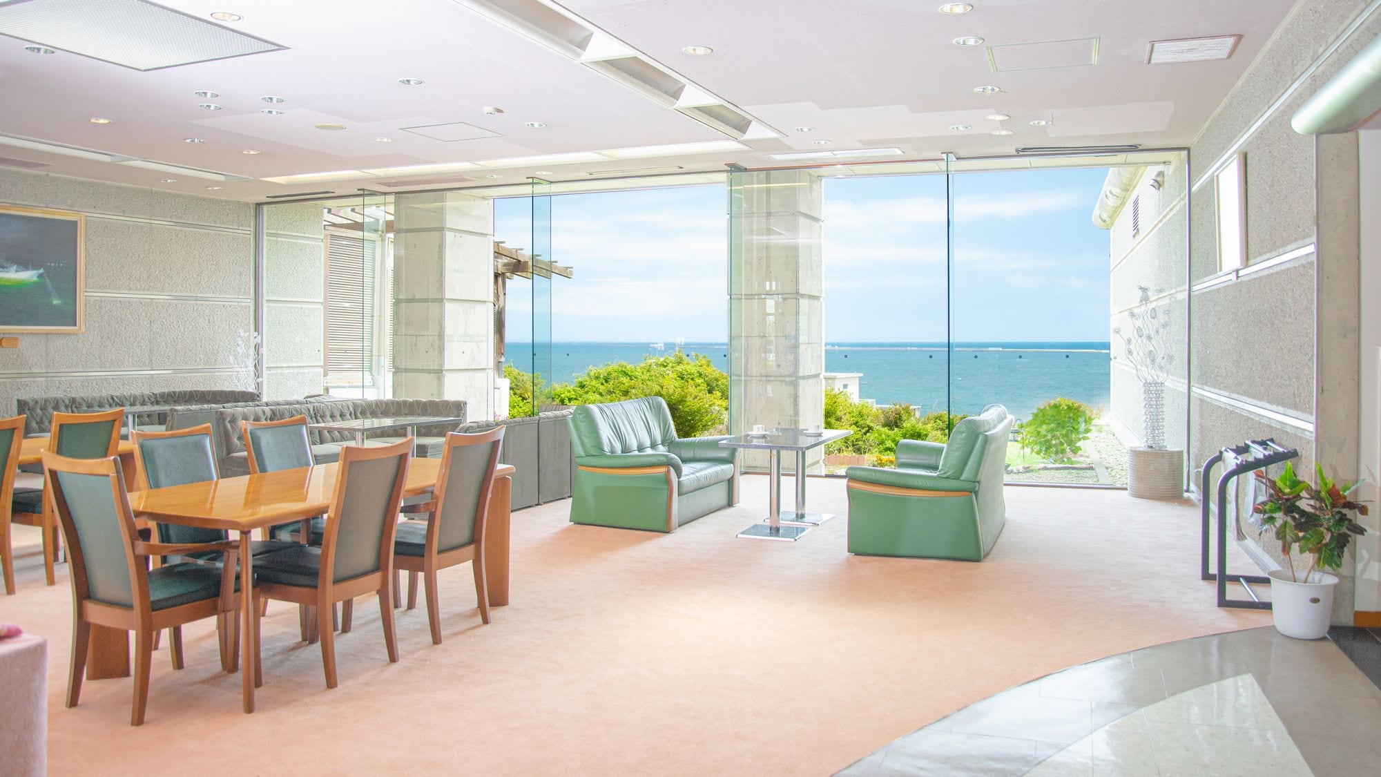 Front lobby with a view of the sea