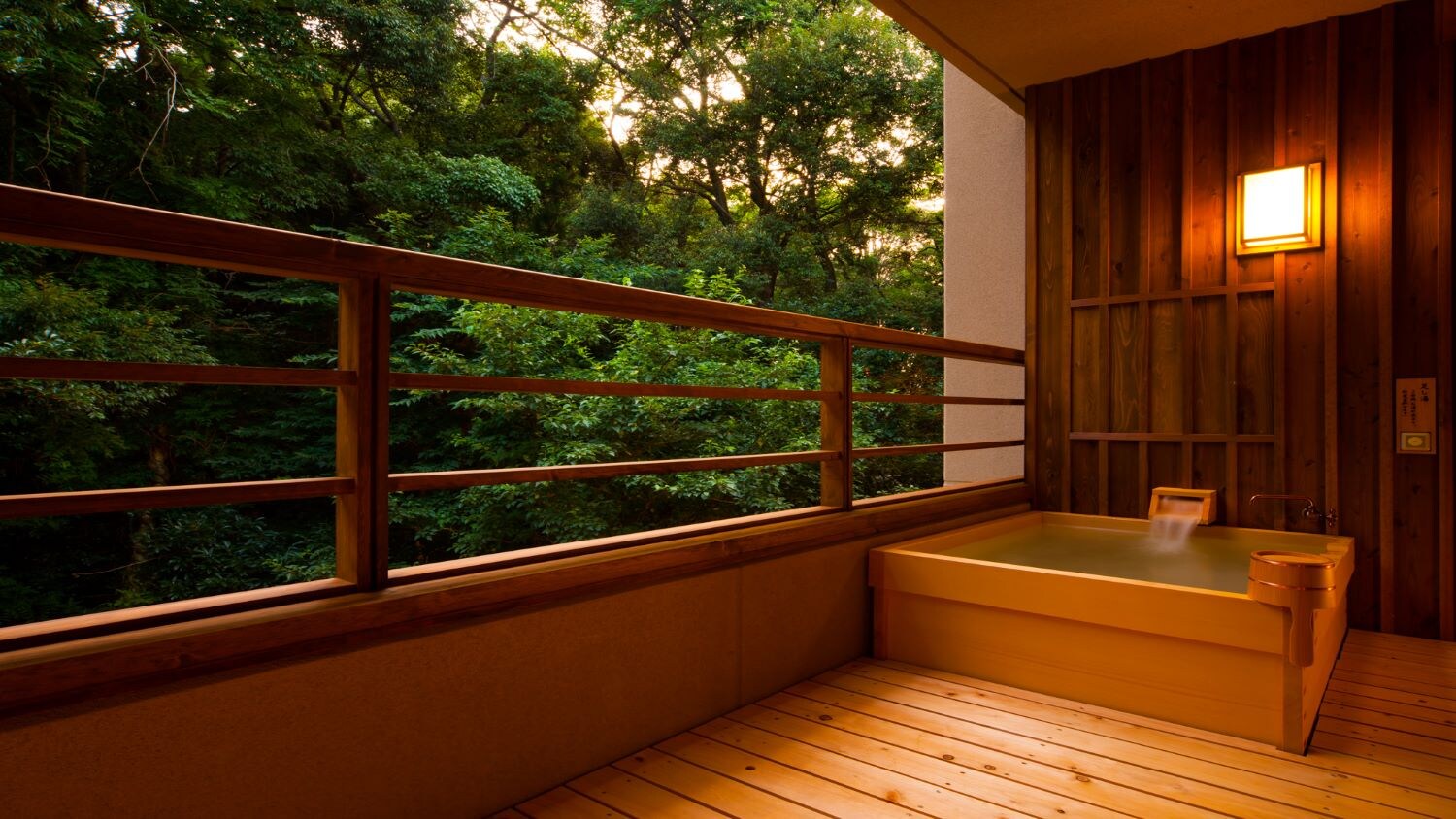 Guest room open-air bath